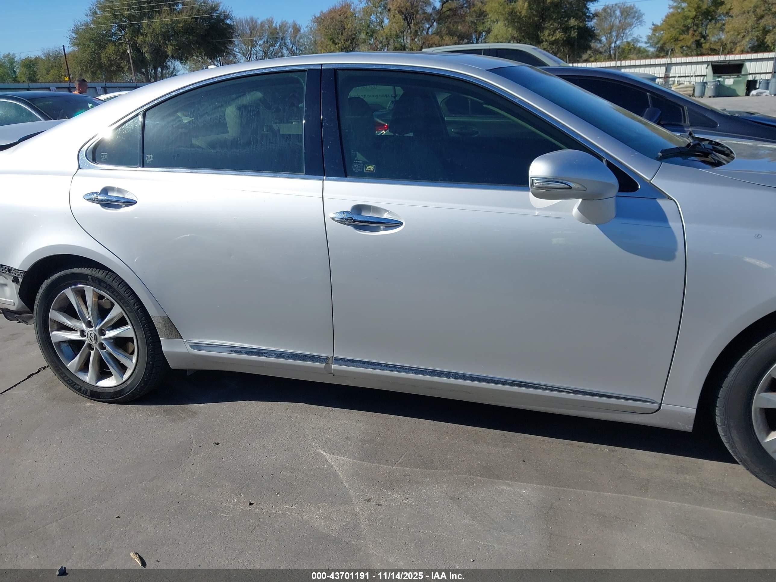 2011 Lexus Es 350   Silver vin: JTHBK1EG8B2461435