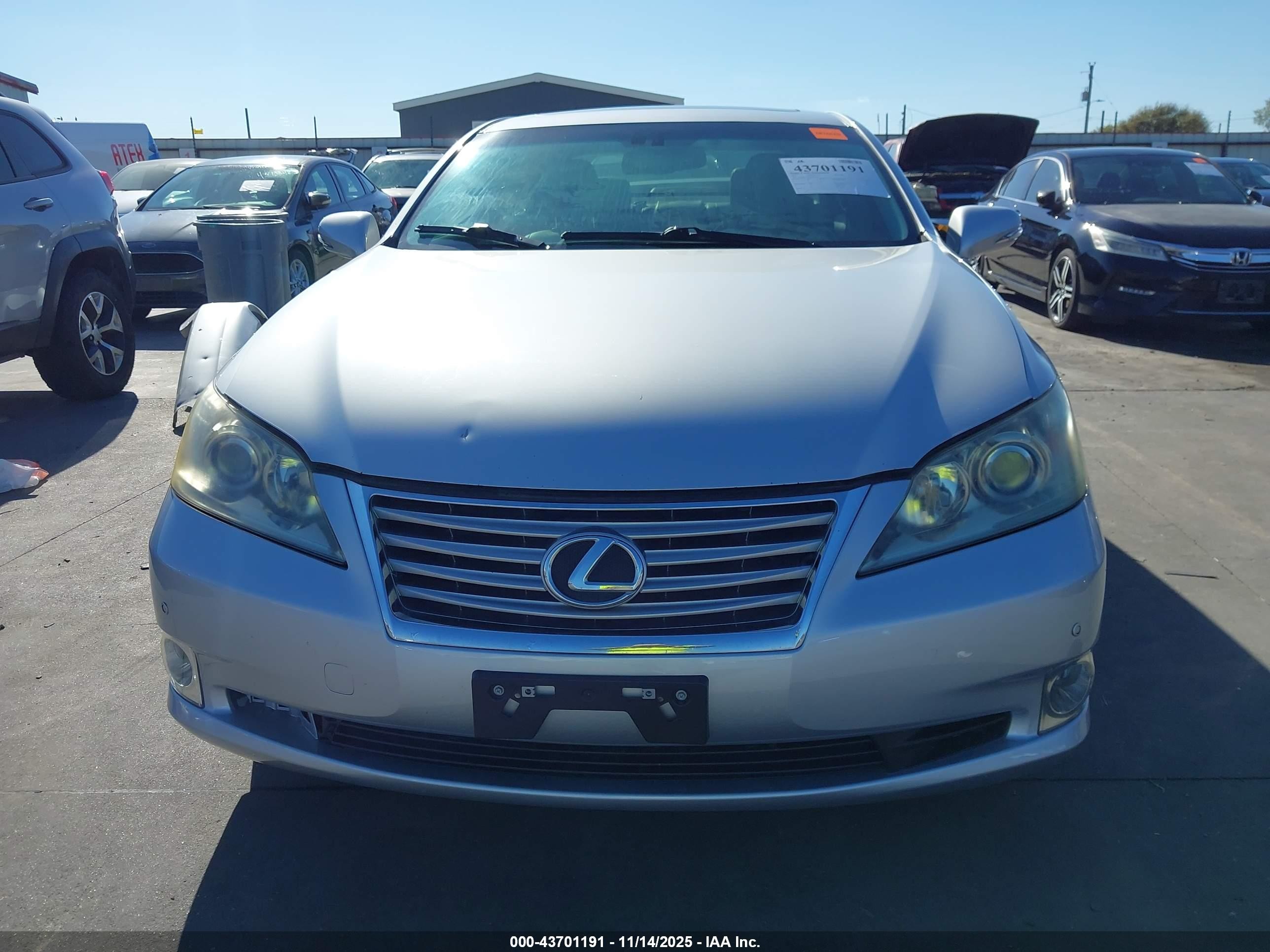 2011 Lexus Es 350   Silver vin: JTHBK1EG8B2461435