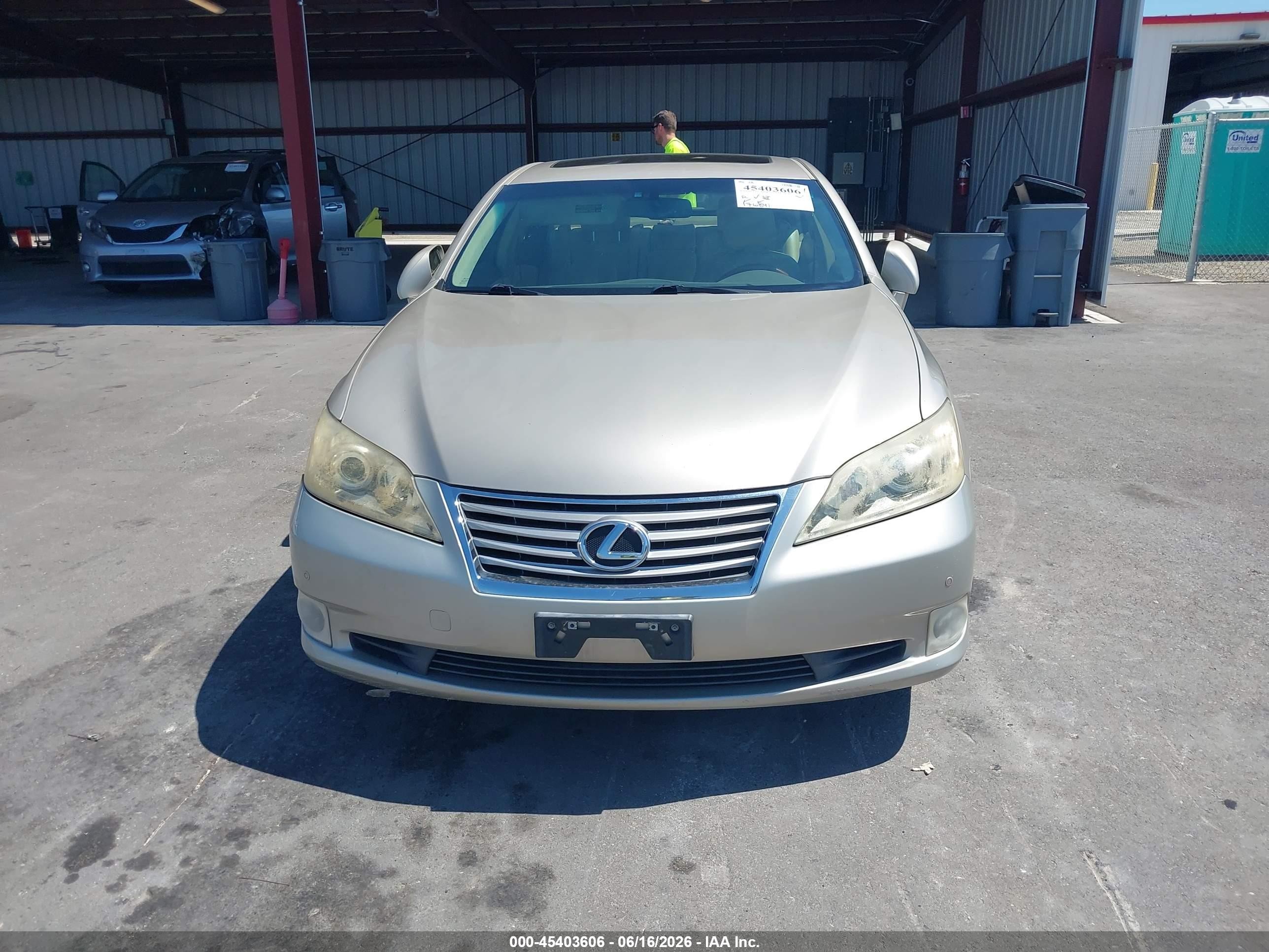 2012 Lexus Es 350 Gold vin: JTHBK1EG8C2509789