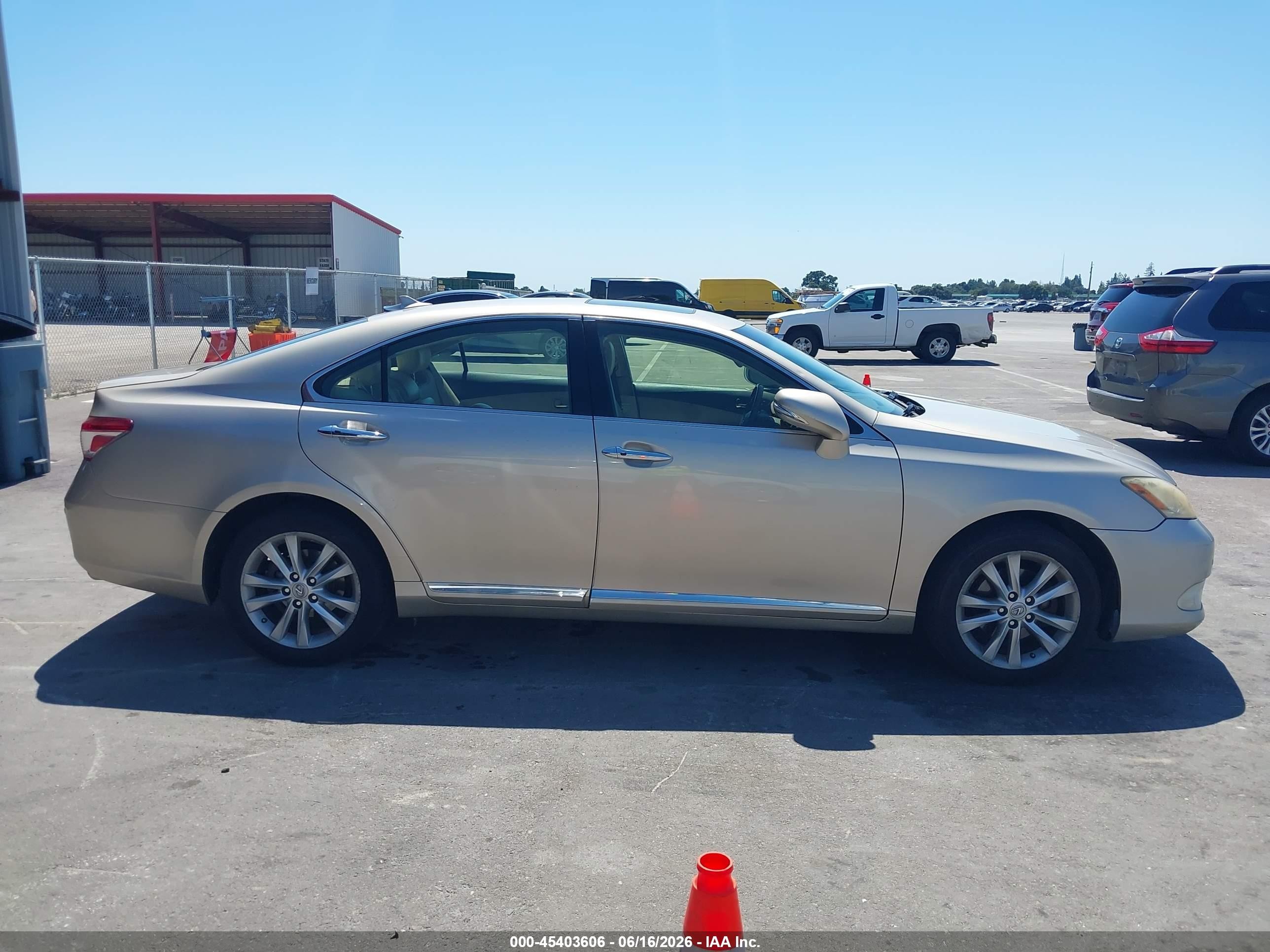 2012 Lexus Es 350 Gold vin: JTHBK1EG8C2509789
