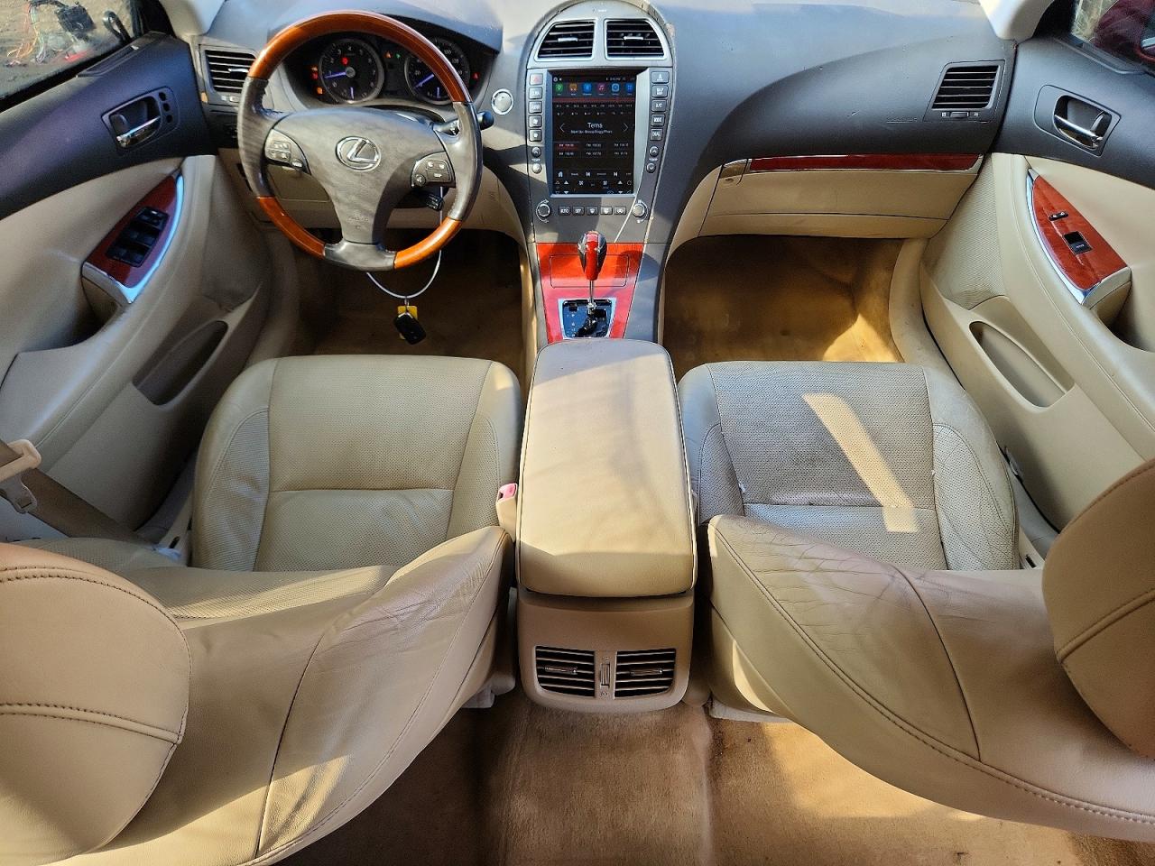 2010 Lexus Es 350 Red vin: JTHBK1EG9A2351329
