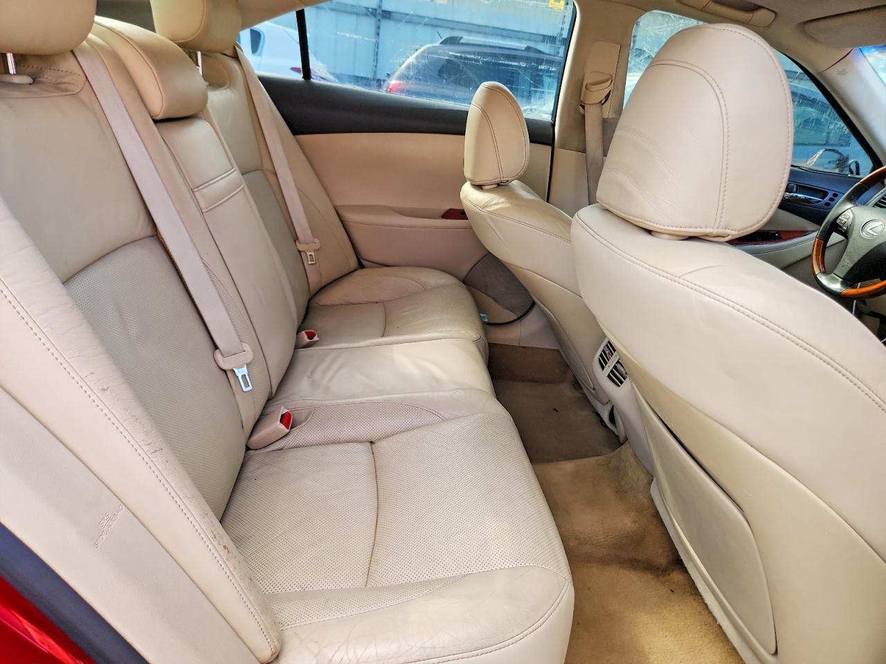 2010 Lexus Es 350 Red vin: JTHBK1EG9A2351329