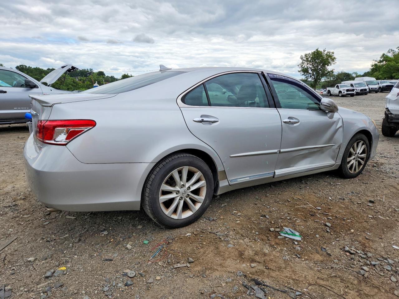 2010 Lexus Es 350 Silver vin: JTHBK1EG9A2394438