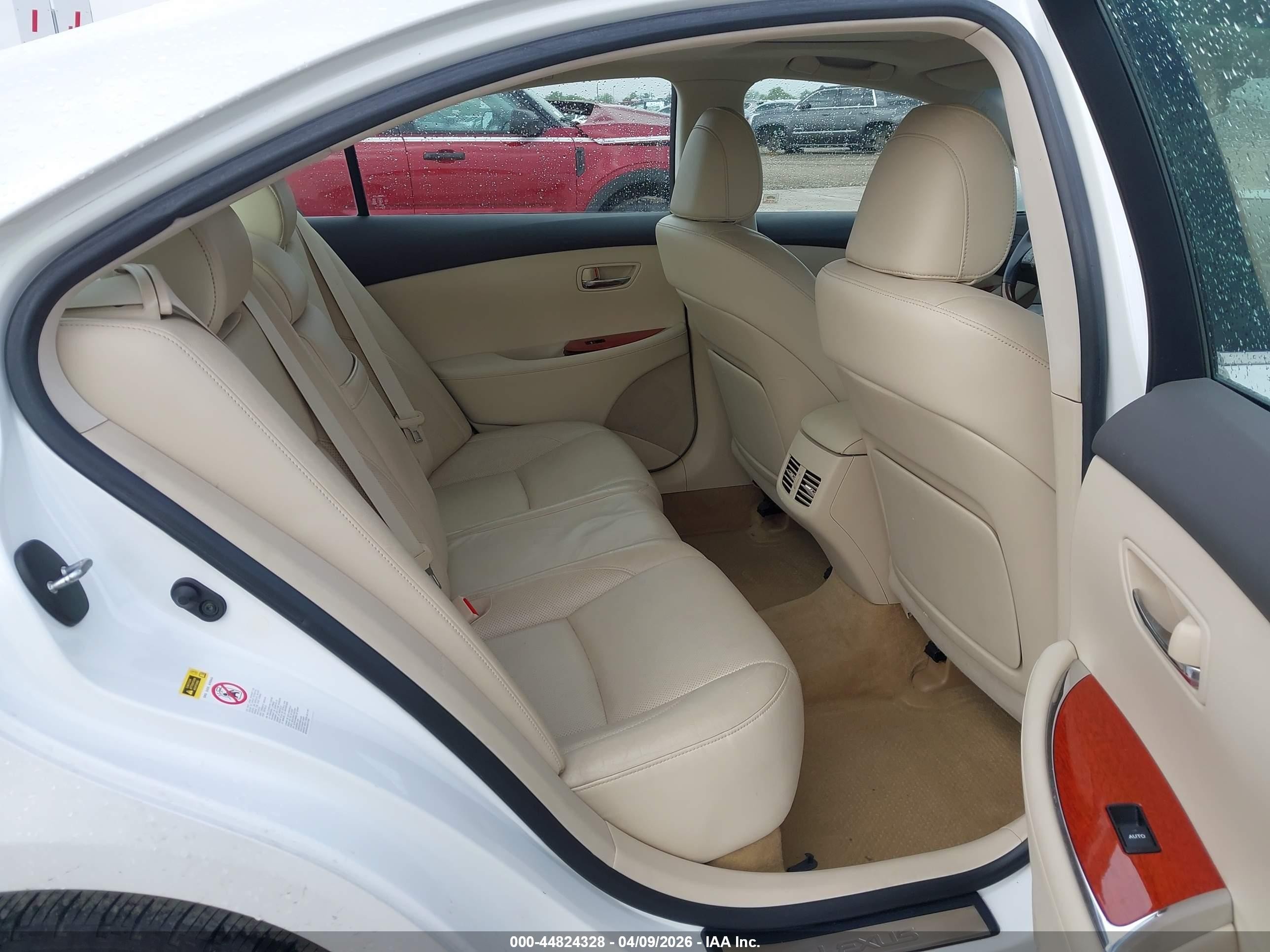 2010 Lexus Es 350   White vin: JTHBK1EG9A2400108
