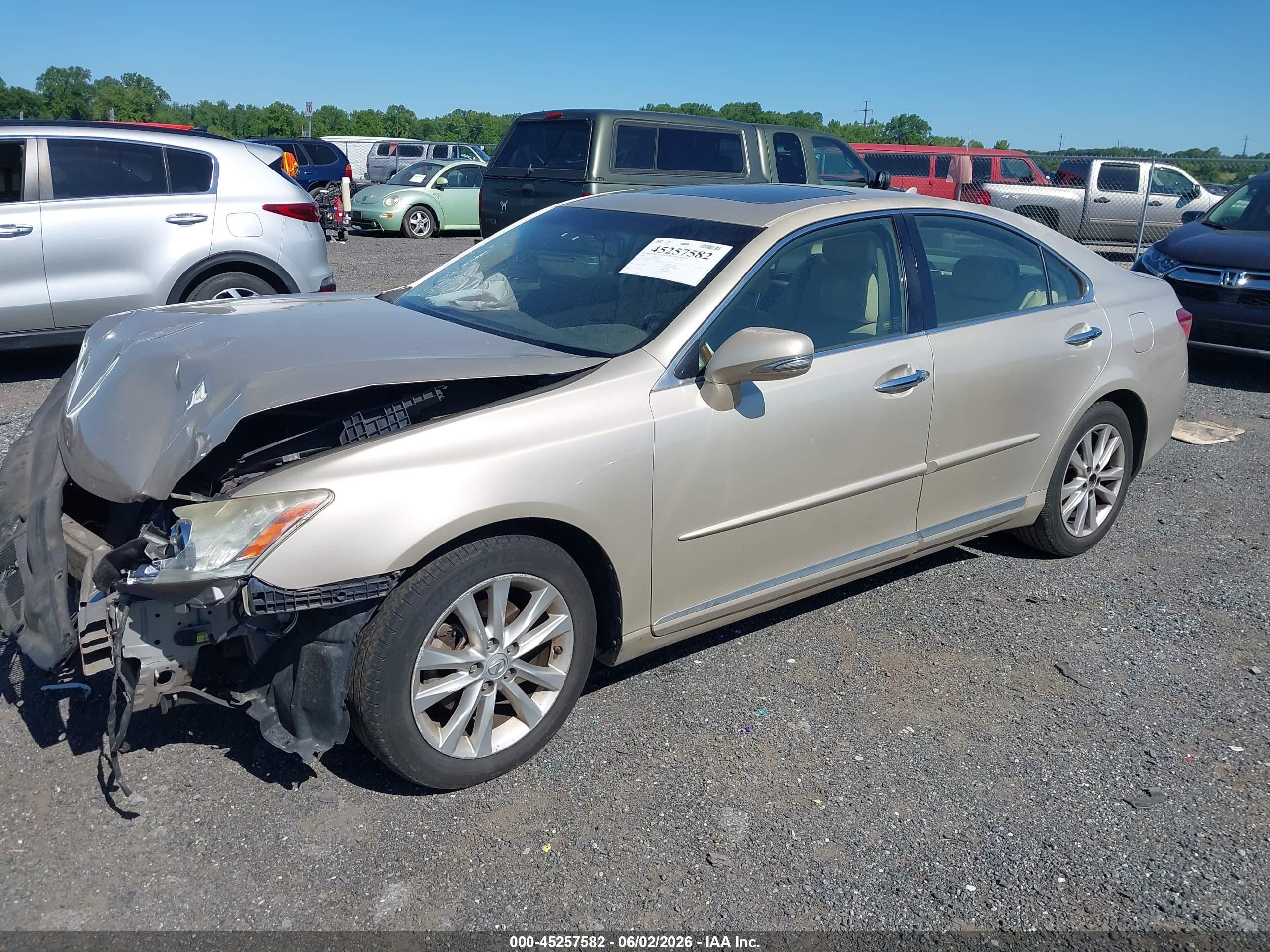 2010 Lexus Es 350   Бежевый vin: JTHBK1EG9A2410363
