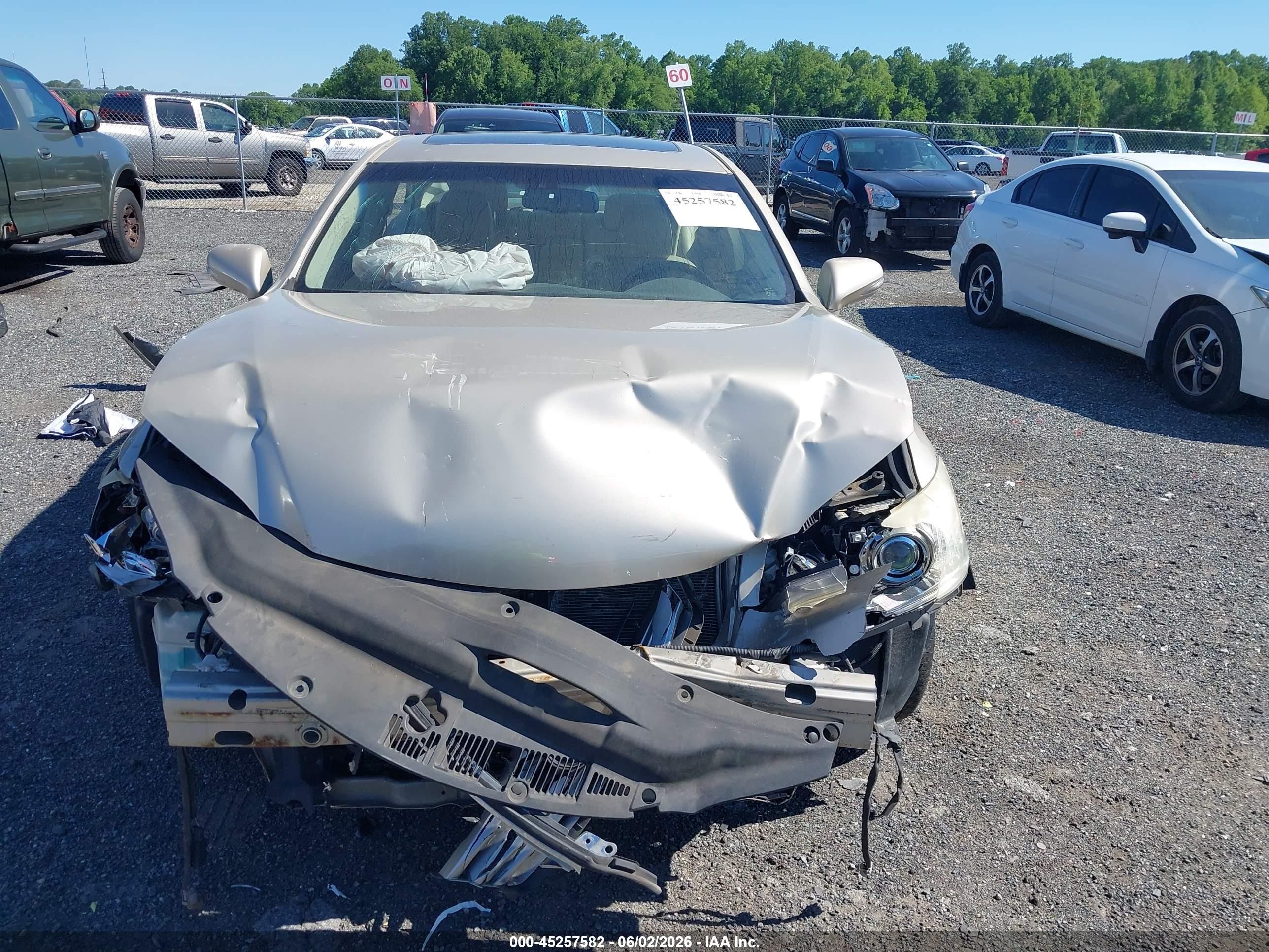 2010 Lexus Es 350   Бежевый vin: JTHBK1EG9A2410363