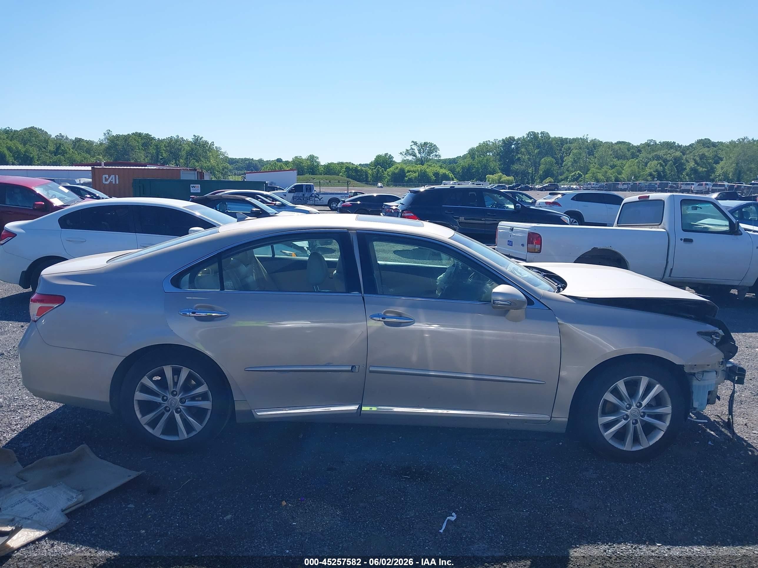 2010 Lexus Es 350   Бежевый vin: JTHBK1EG9A2410363