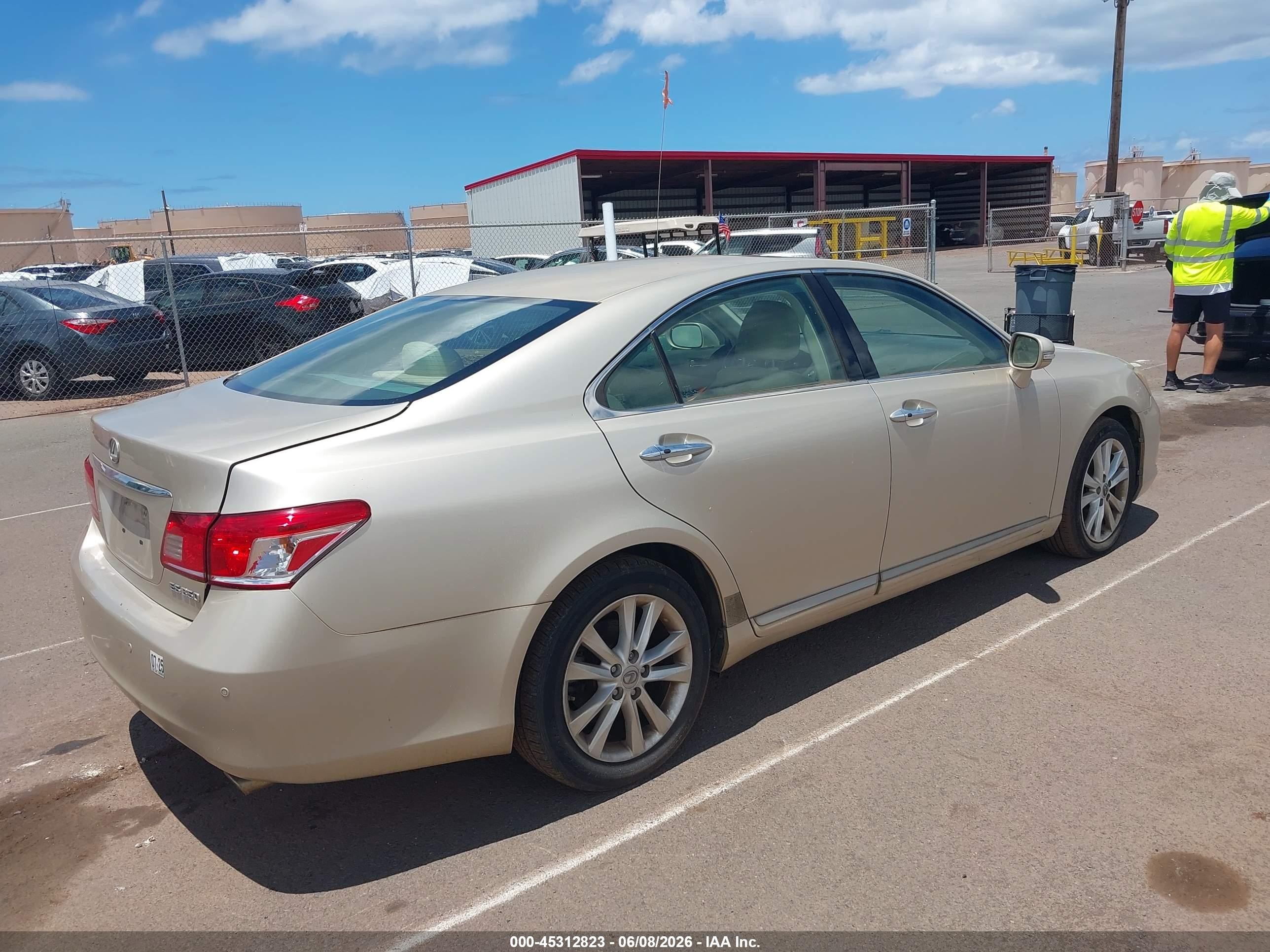 2011 Lexus Es 350 Золотой vin: JTHBK1EG9B2421929