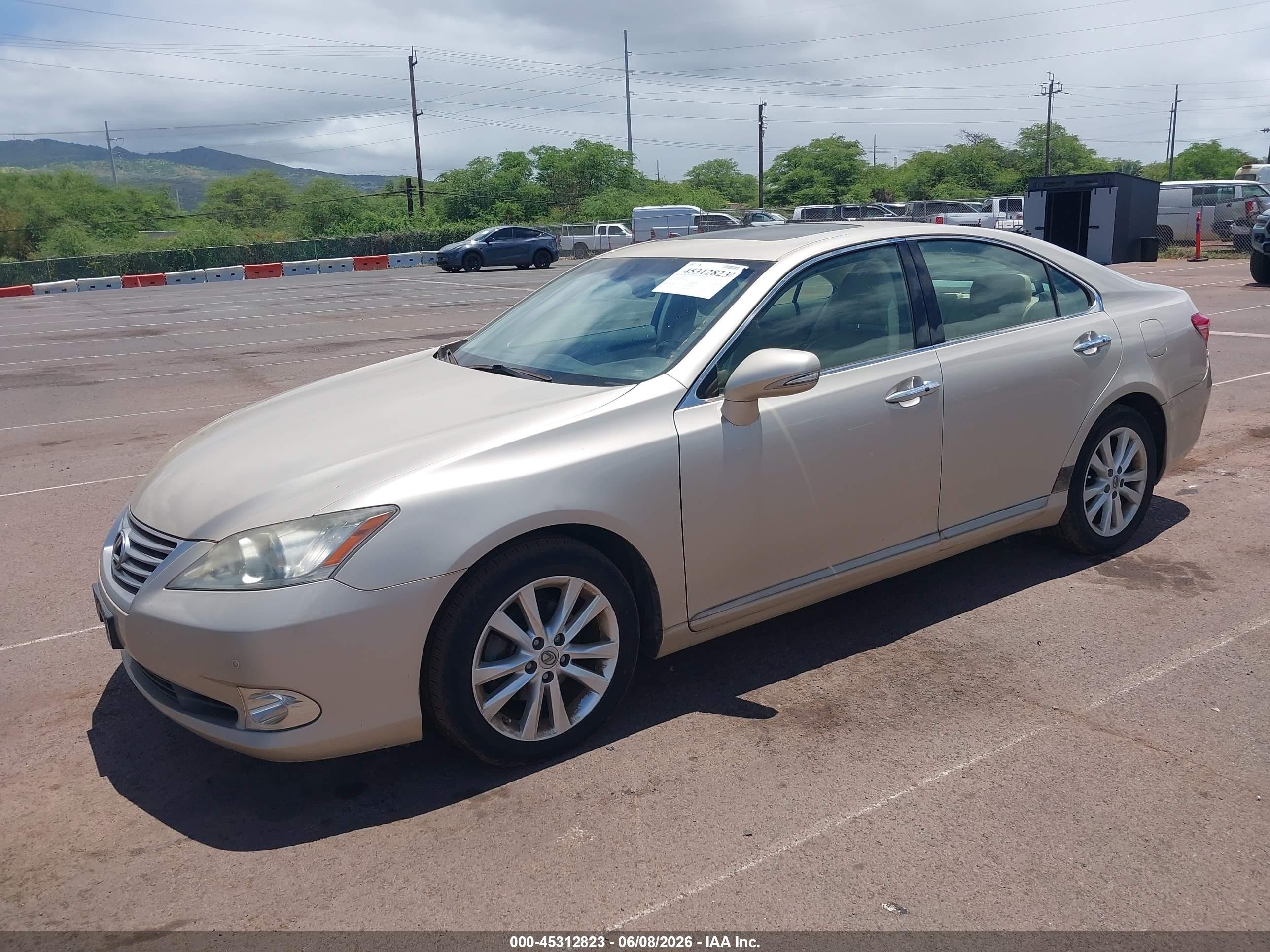 2011 Lexus Es 350 Золотой vin: JTHBK1EG9B2421929