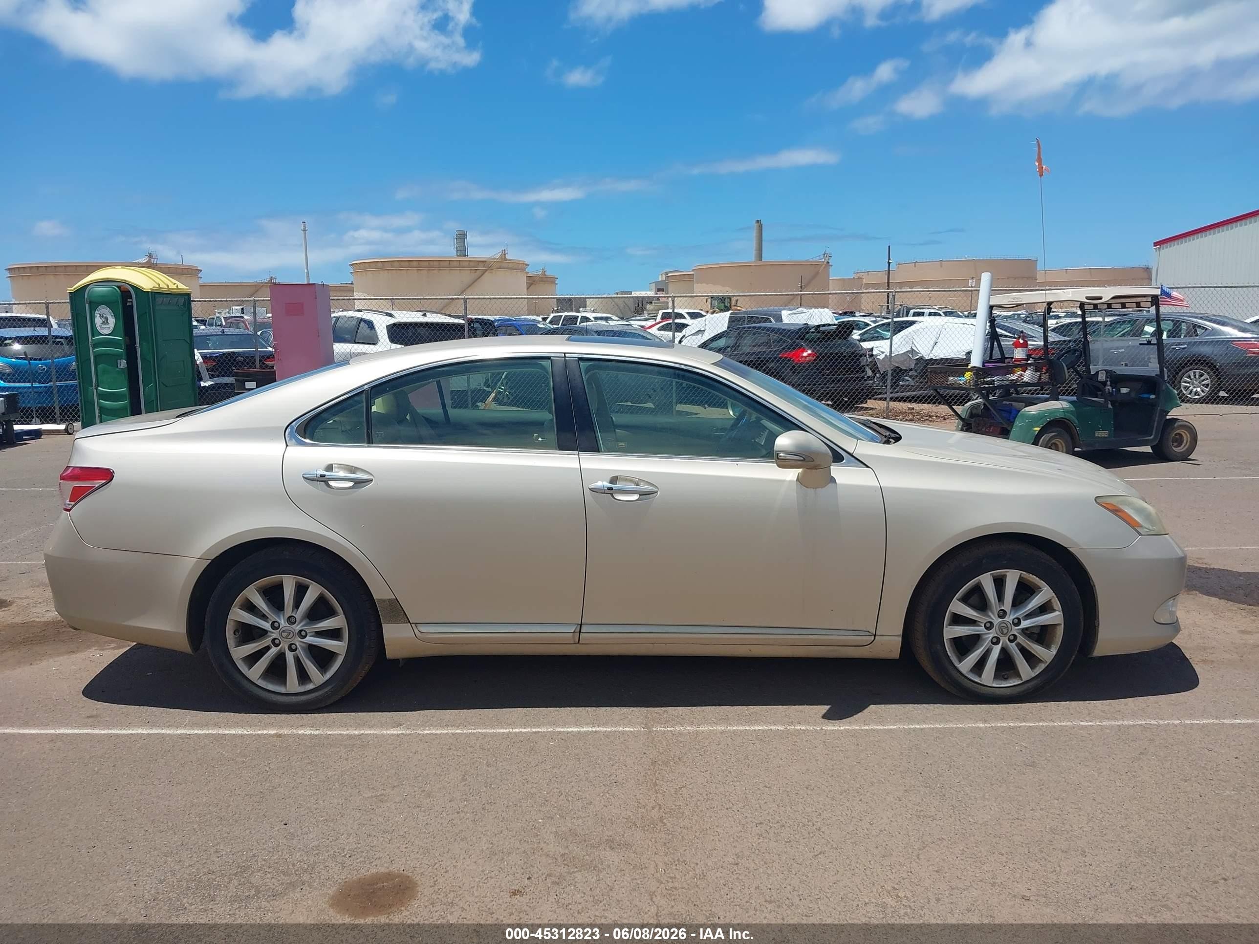 2011 Lexus Es 350 Золотой vin: JTHBK1EG9B2421929