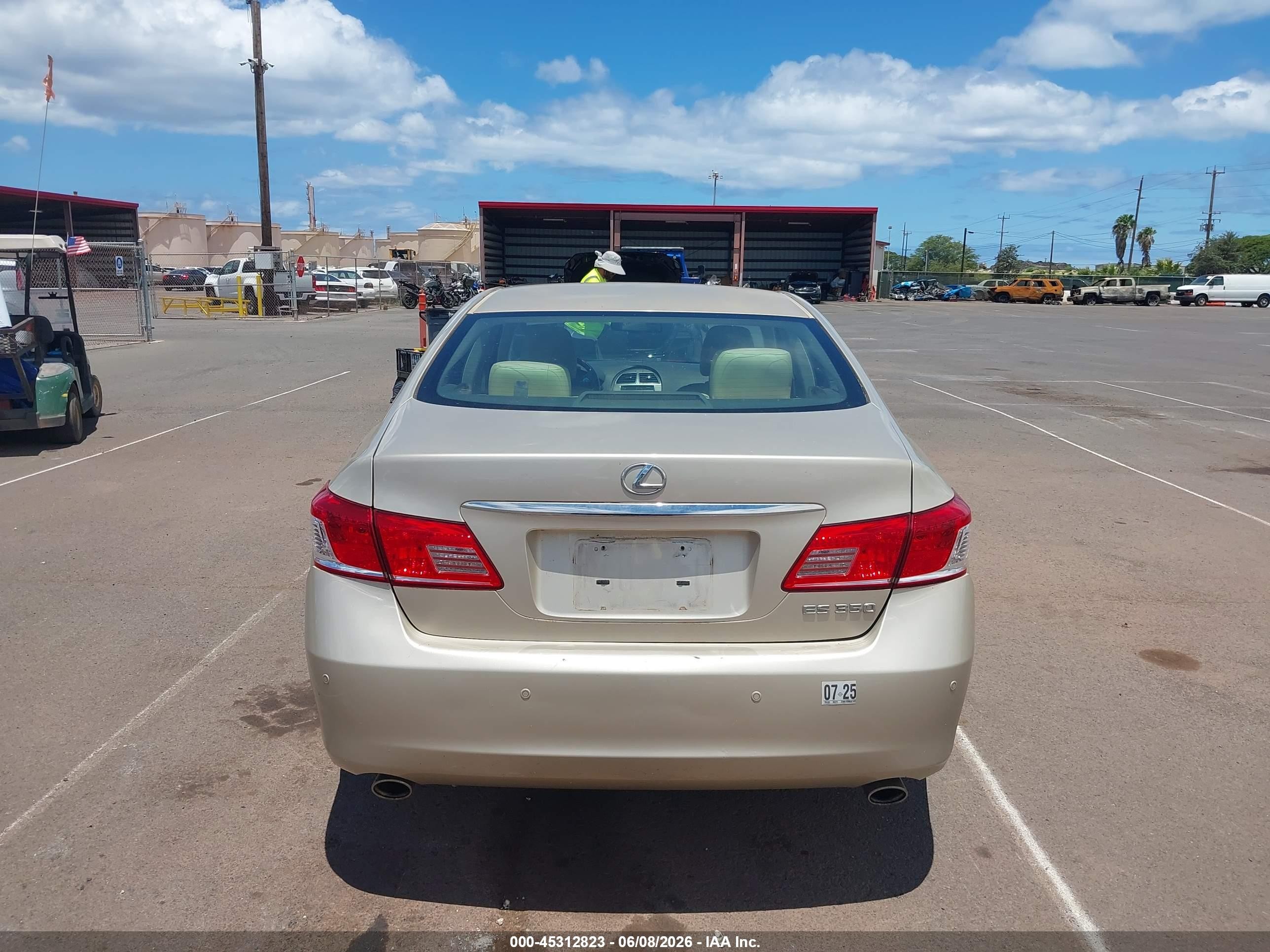 2011 Lexus Es 350 Золотой vin: JTHBK1EG9B2421929