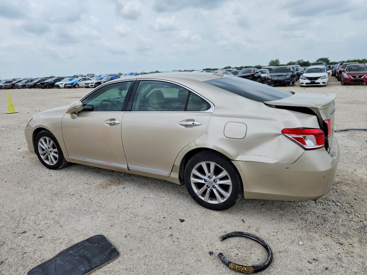 2011 Lexus Es 350 Beige vin: JTHBK1EG9B2426743