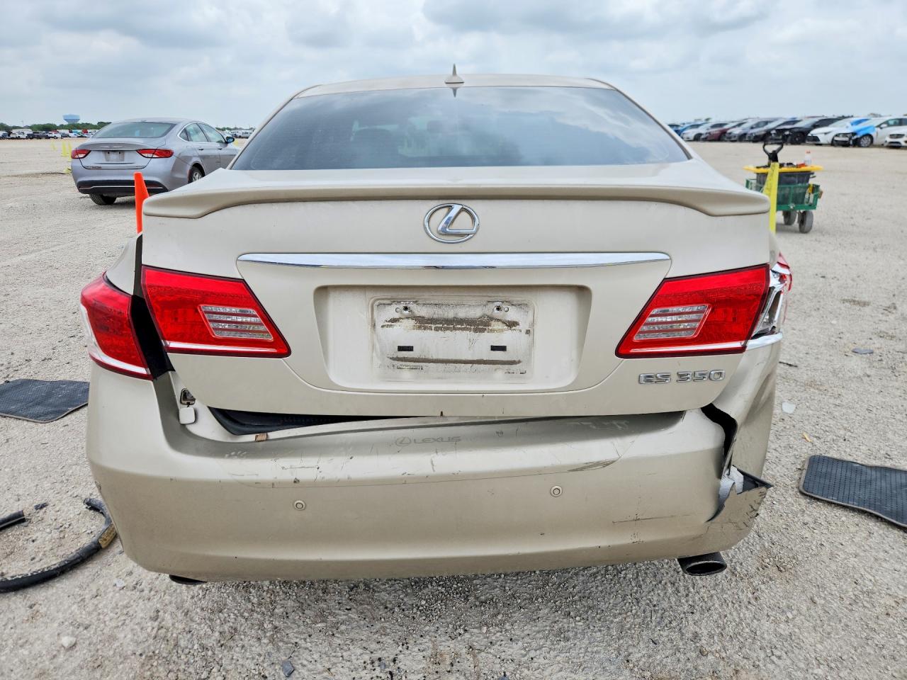 2011 Lexus Es 350 Beige vin: JTHBK1EG9B2426743