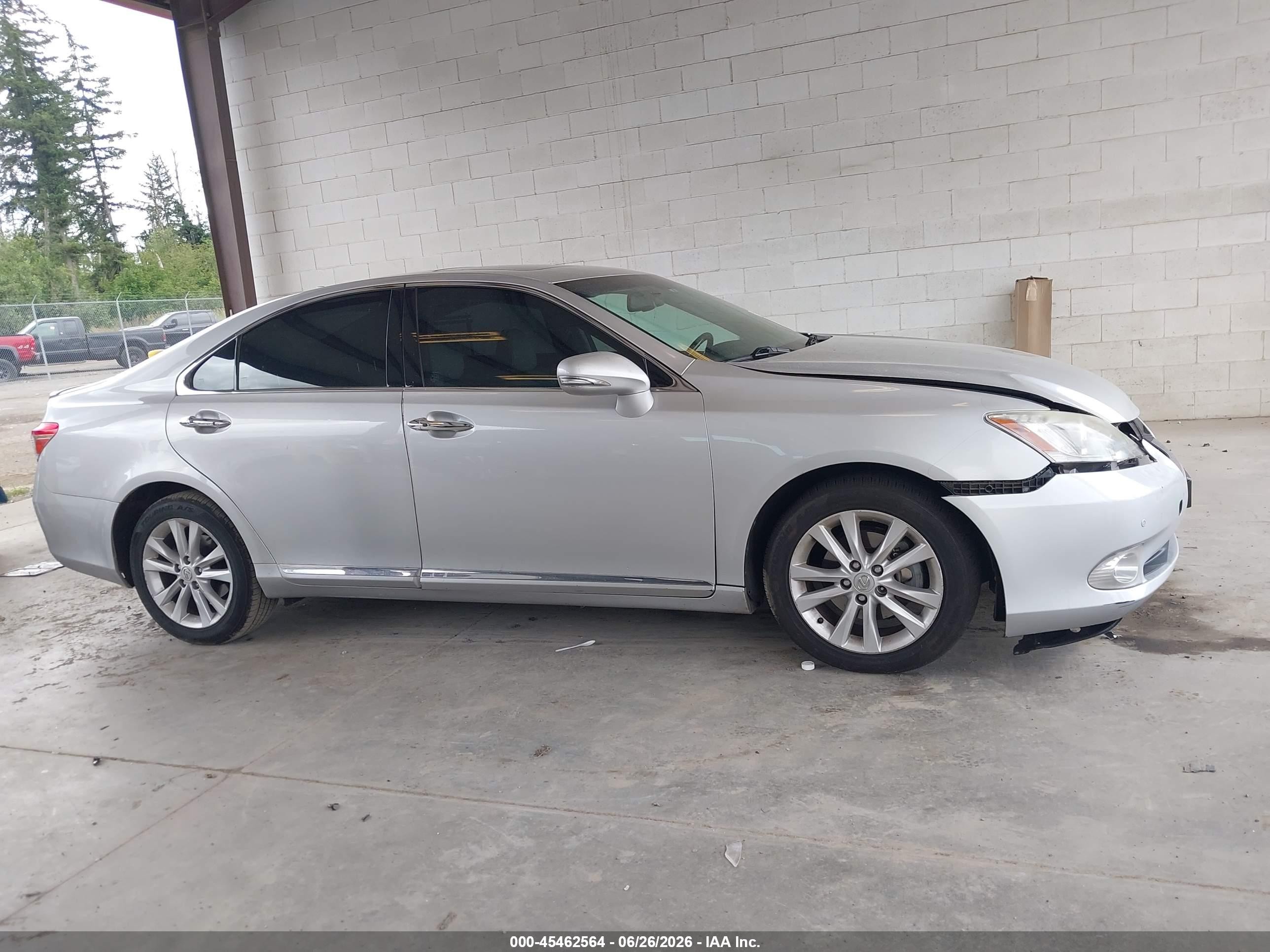 2011 Lexus Es 350   Silver vin: JTHBK1EG9B2442182