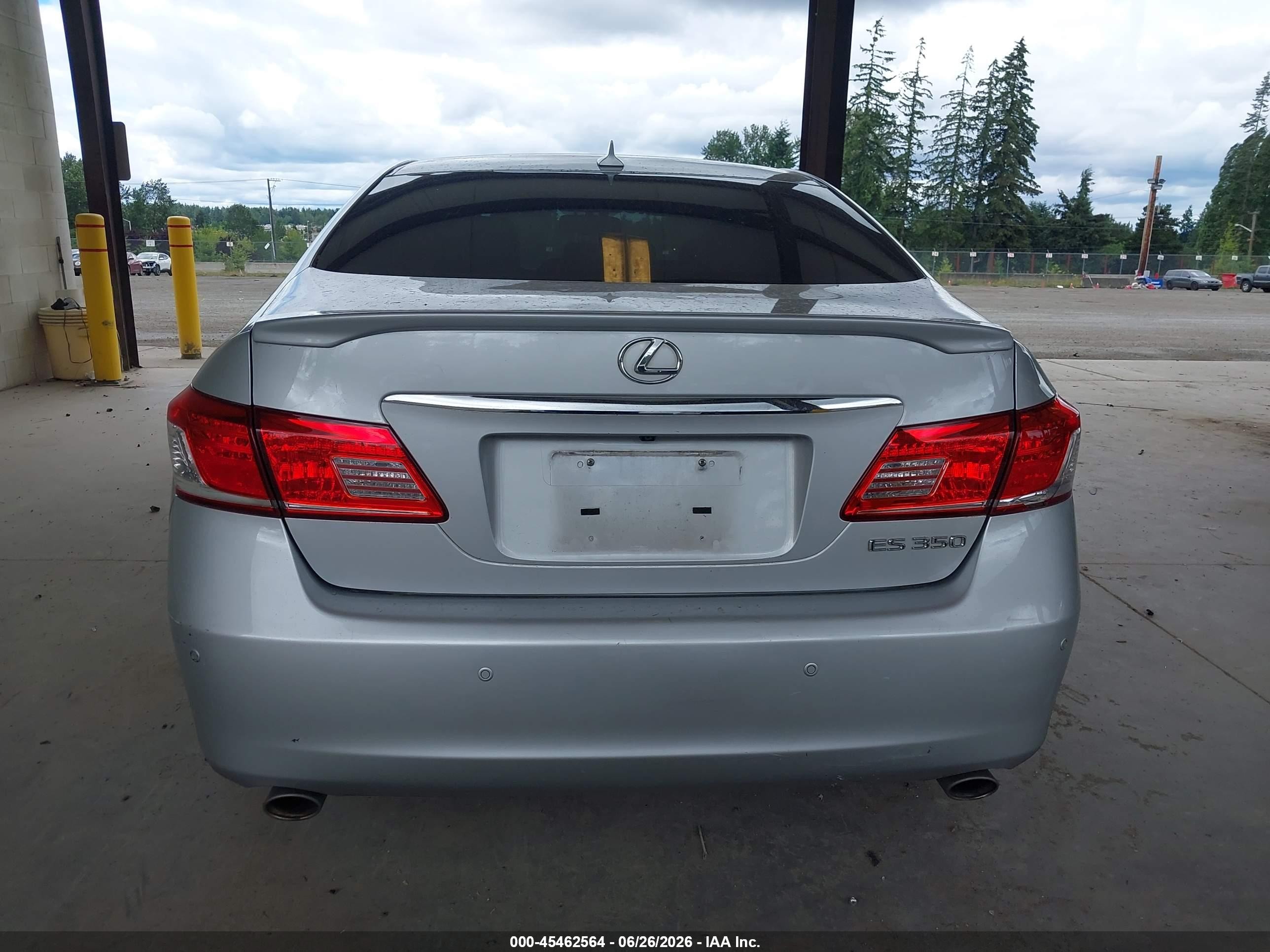 2011 Lexus Es 350   Silver vin: JTHBK1EG9B2442182