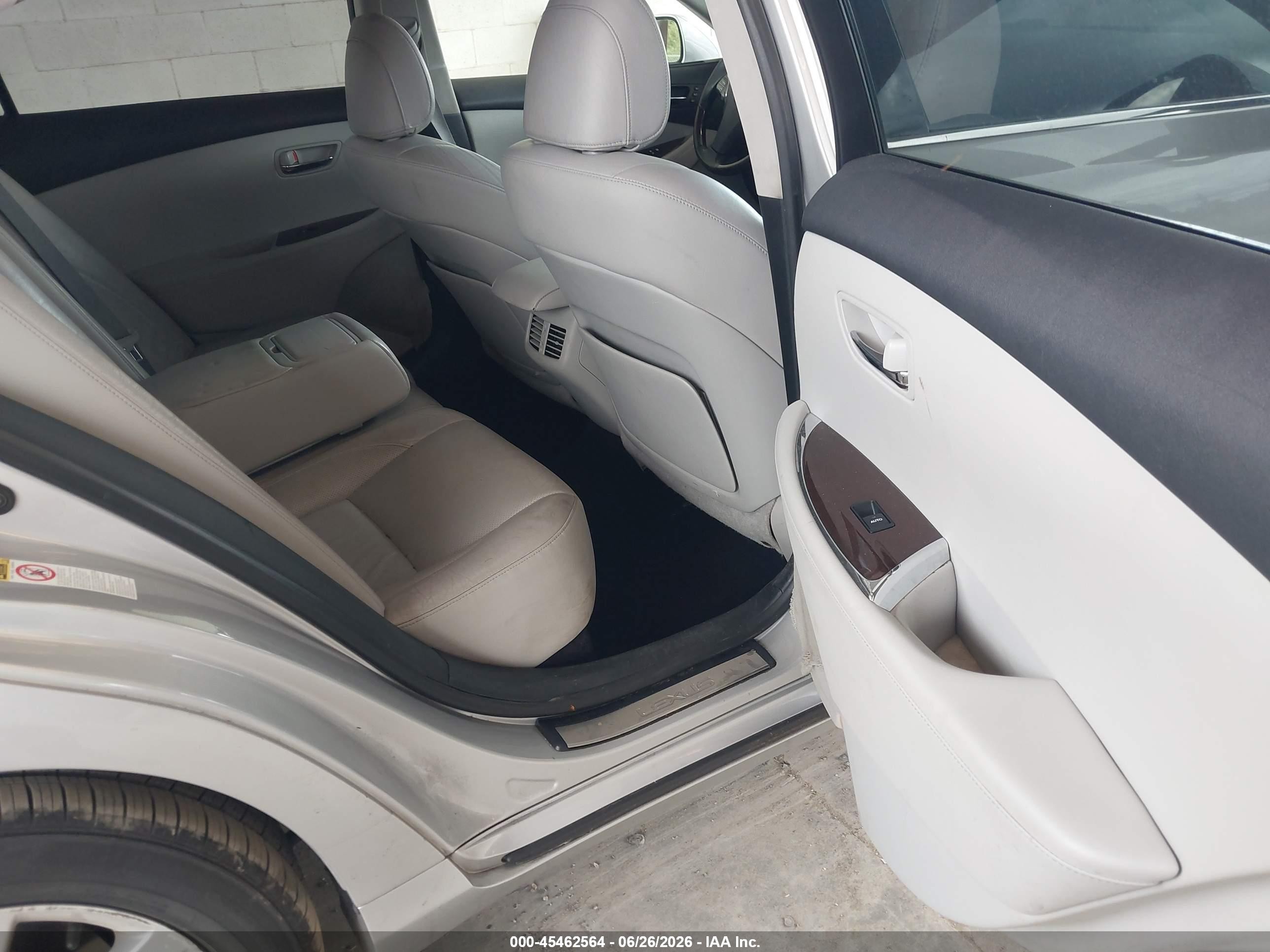 2011 Lexus Es 350   Silver vin: JTHBK1EG9B2442182