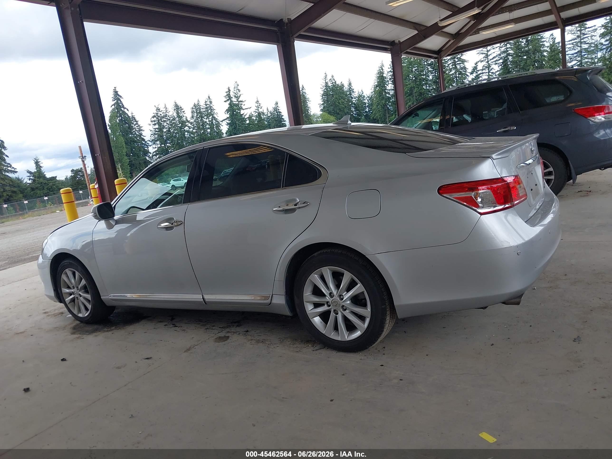 2011 Lexus Es 350   Silver vin: JTHBK1EG9B2442182