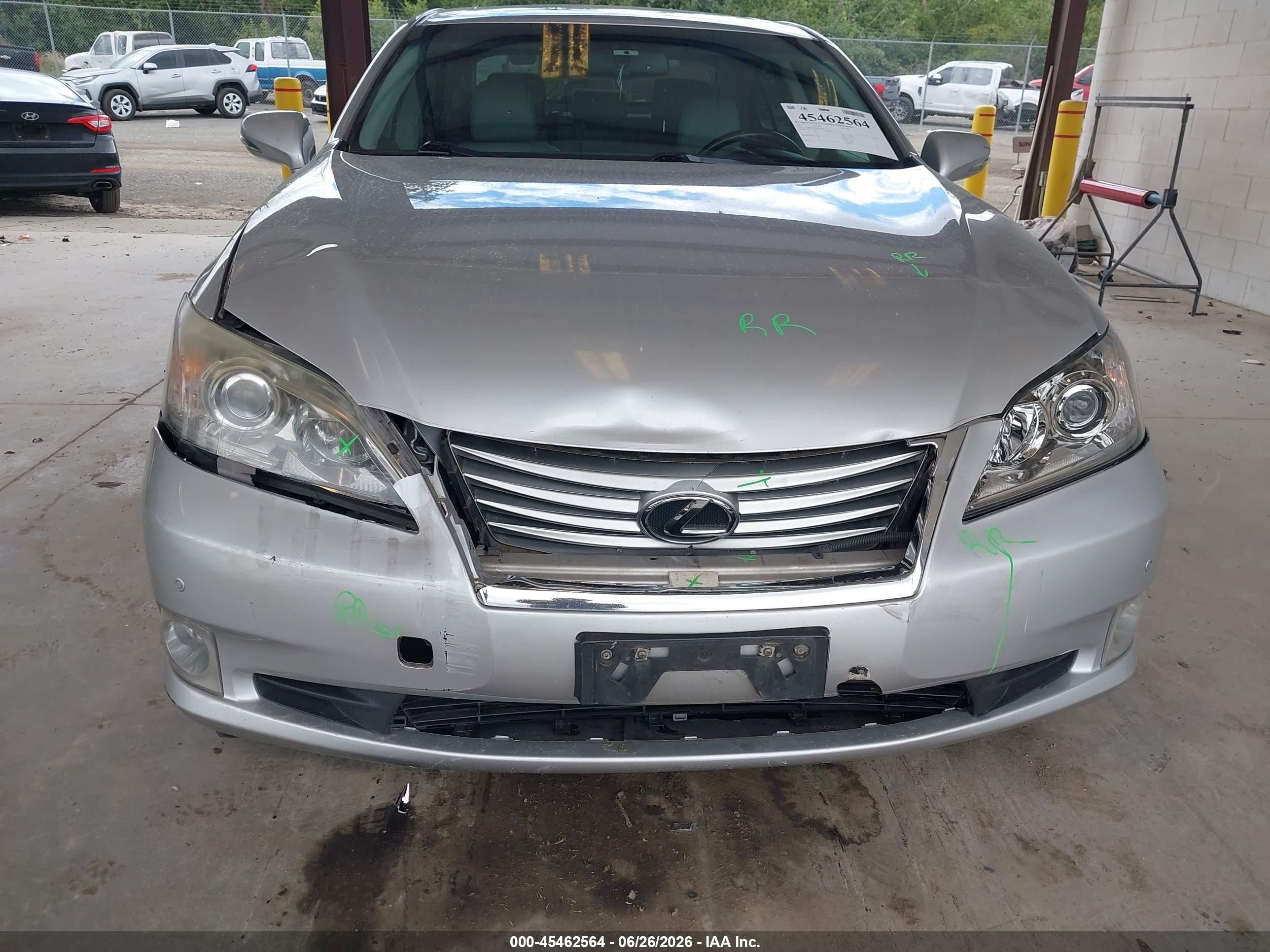 2011 Lexus Es 350   Silver vin: JTHBK1EG9B2442182