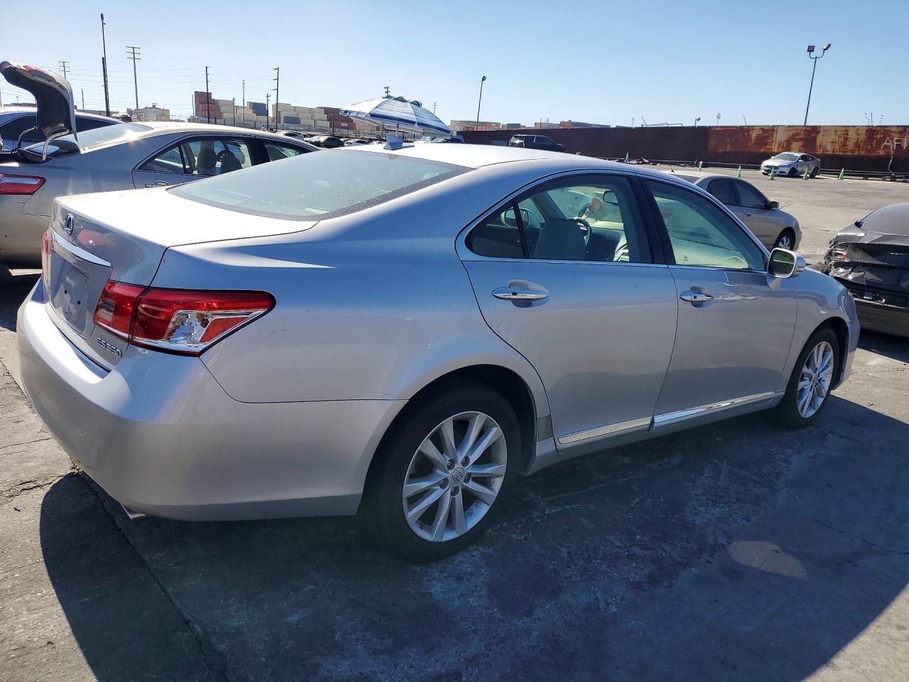 2011 Lexus Es 350 Silver vin: JTHBK1EG9B2466689