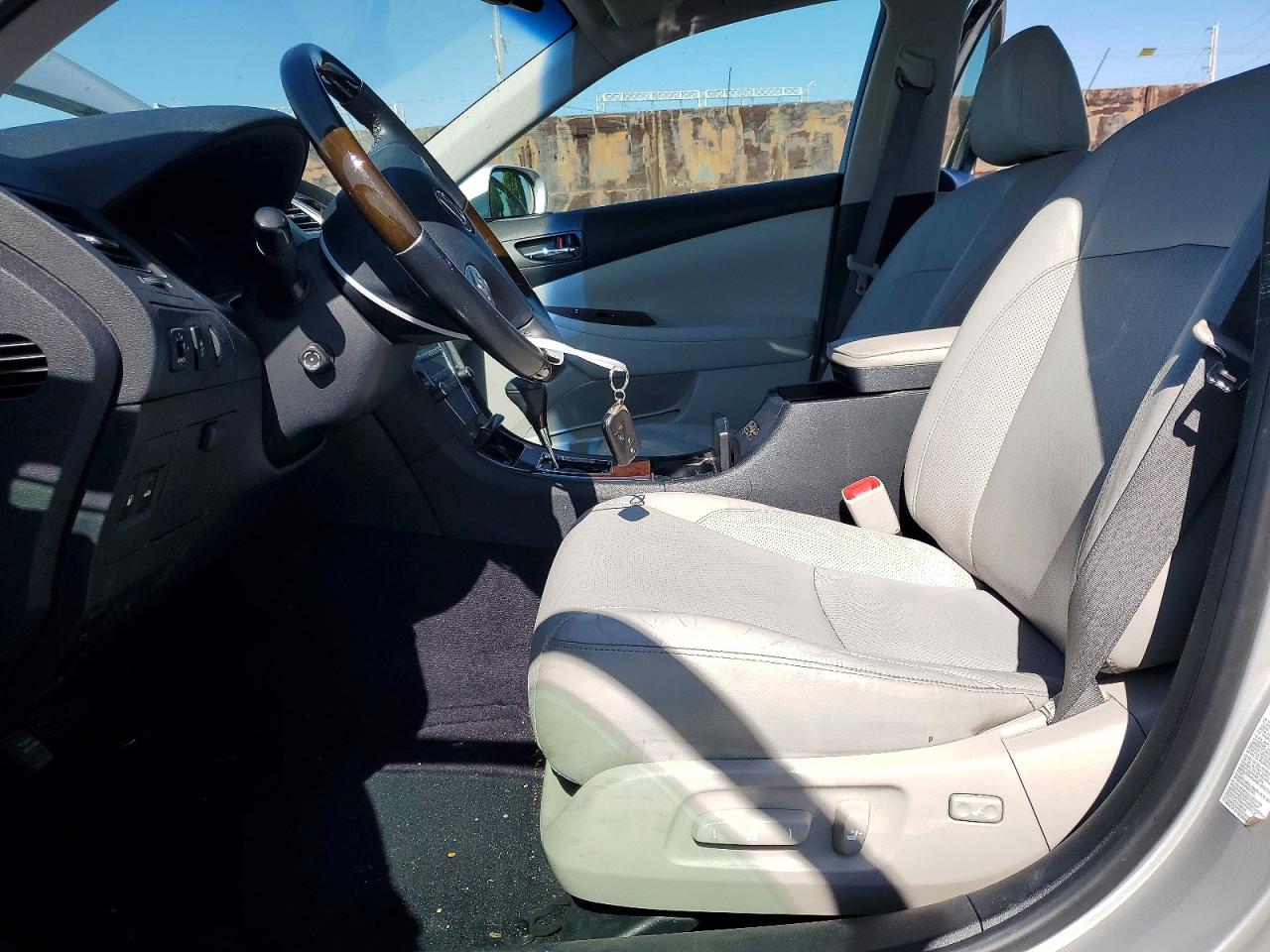 2011 Lexus Es 350 Silver vin: JTHBK1EG9B2466689