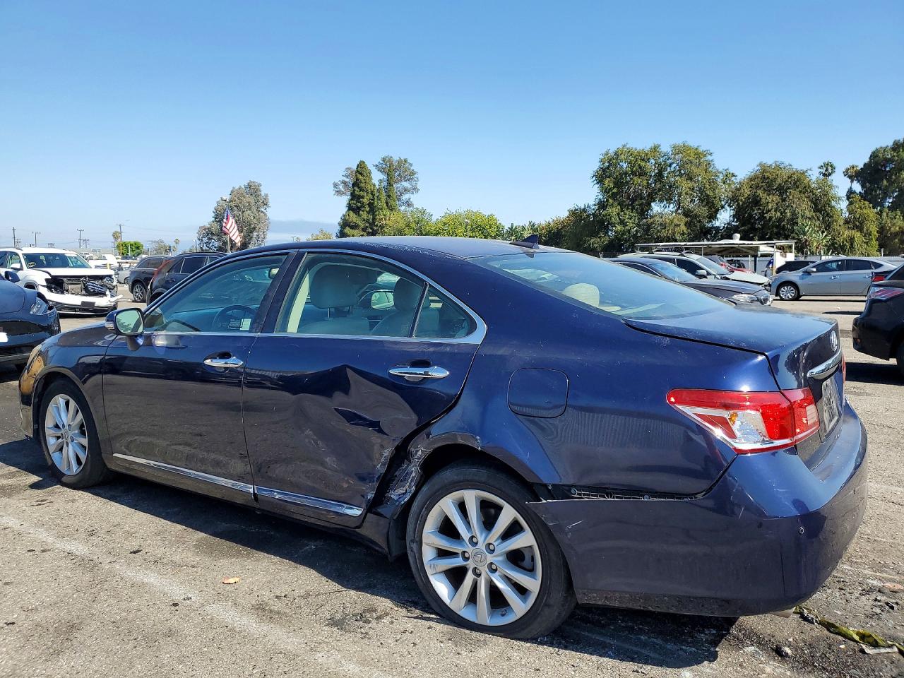 2012 Lexus Es 350 Blue vin: JTHBK1EG9C2492386