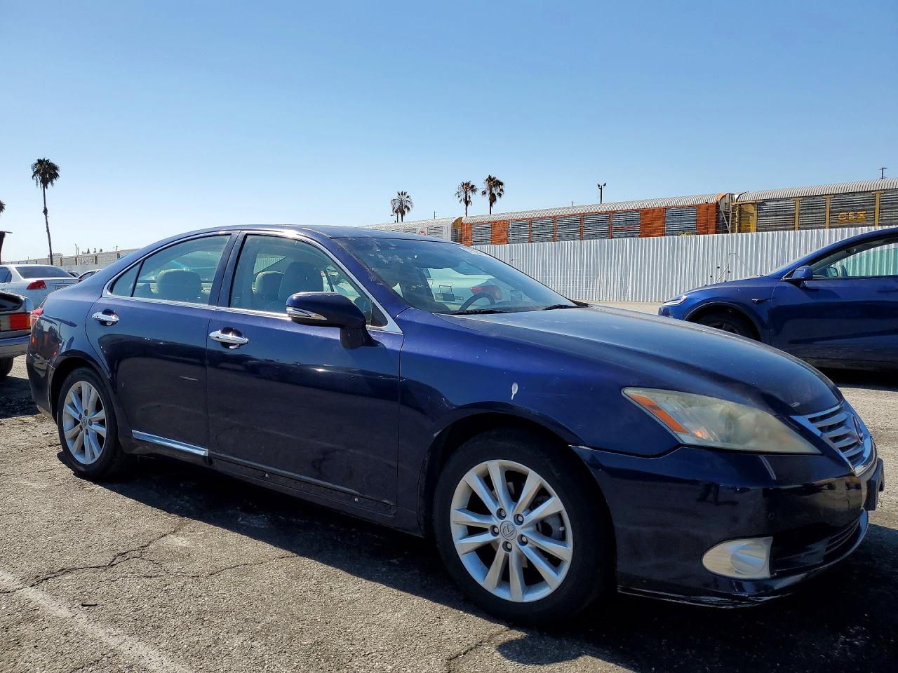 2012 Lexus Es 350 Blue vin: JTHBK1EG9C2492386