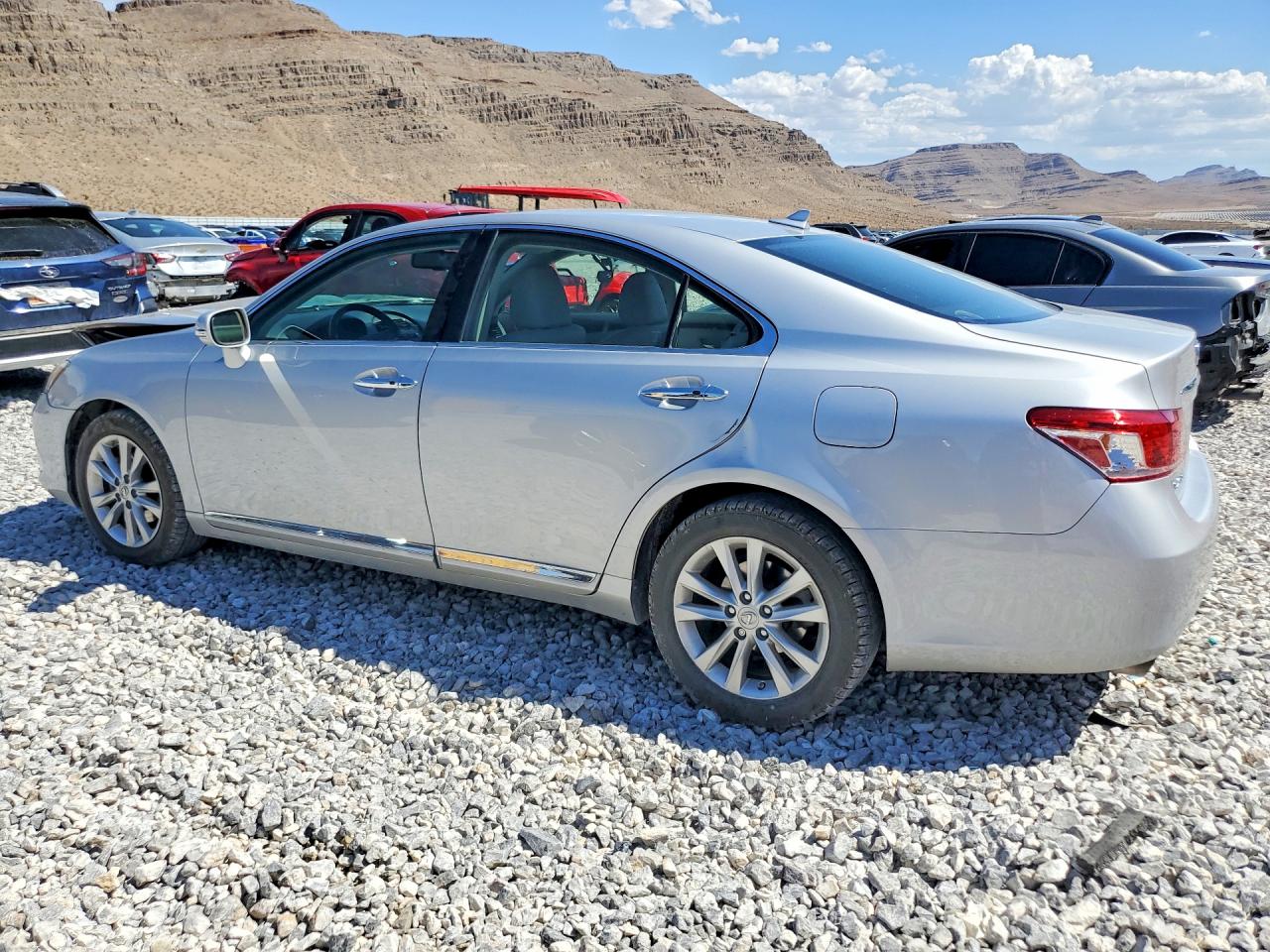 2010 Lexus Es 350 Silver vin: JTHBK1EGXA2344065