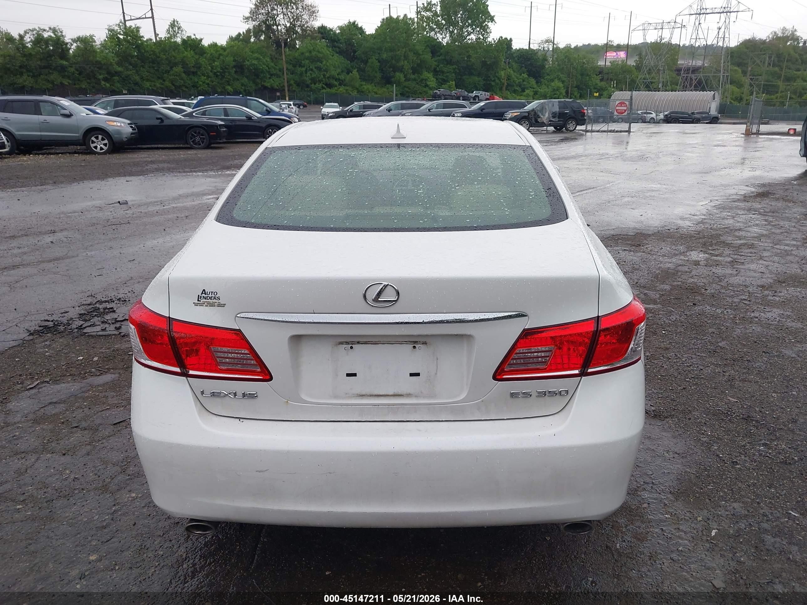 2010 Lexus Es 350   White vin: JTHBK1EGXA2368236