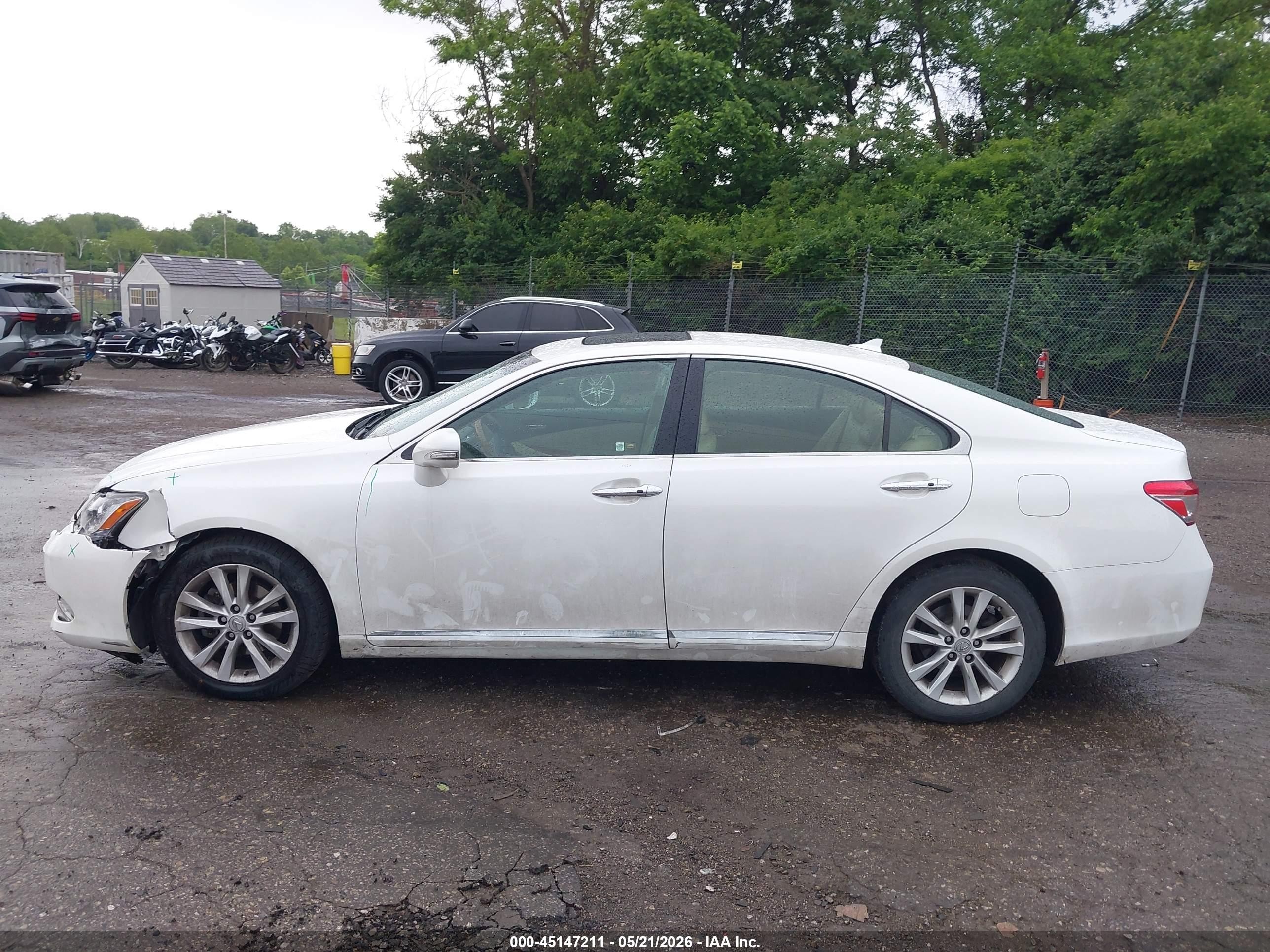 2010 Lexus Es 350   White vin: JTHBK1EGXA2368236
