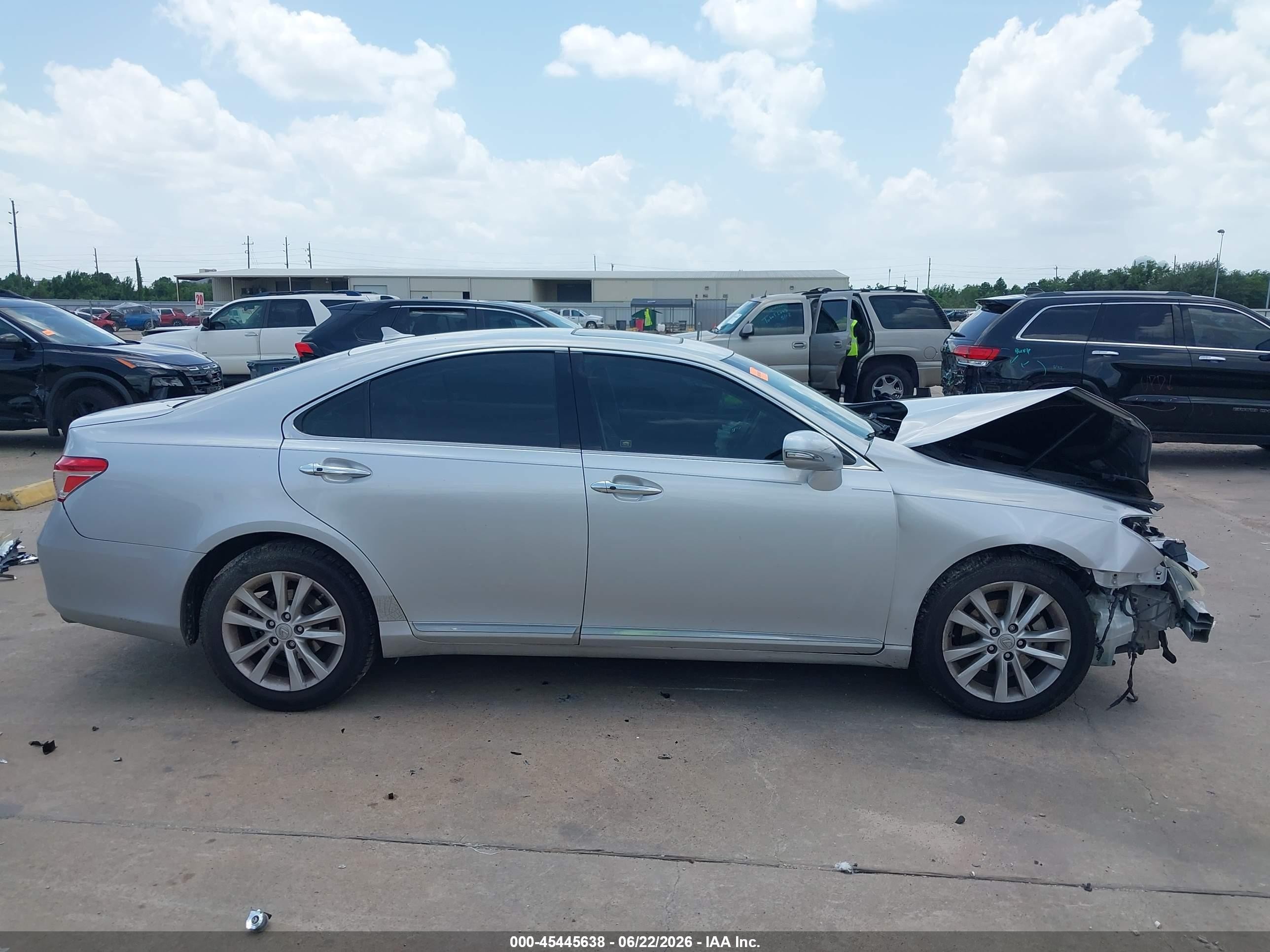 2011 Lexus Es 350   Silver vin: JTHBK1EGXB2430347