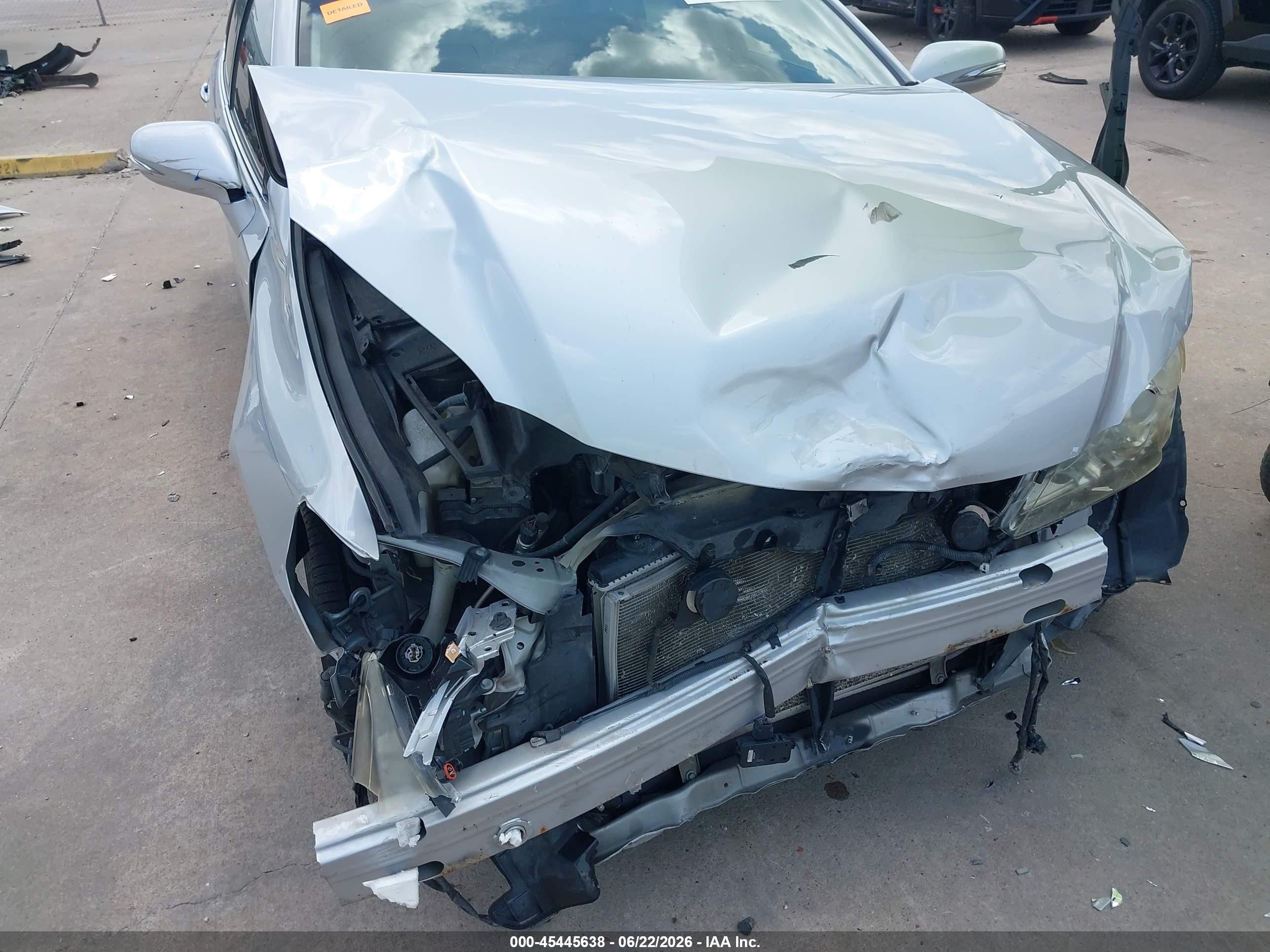 2011 Lexus Es 350   Silver vin: JTHBK1EGXB2430347