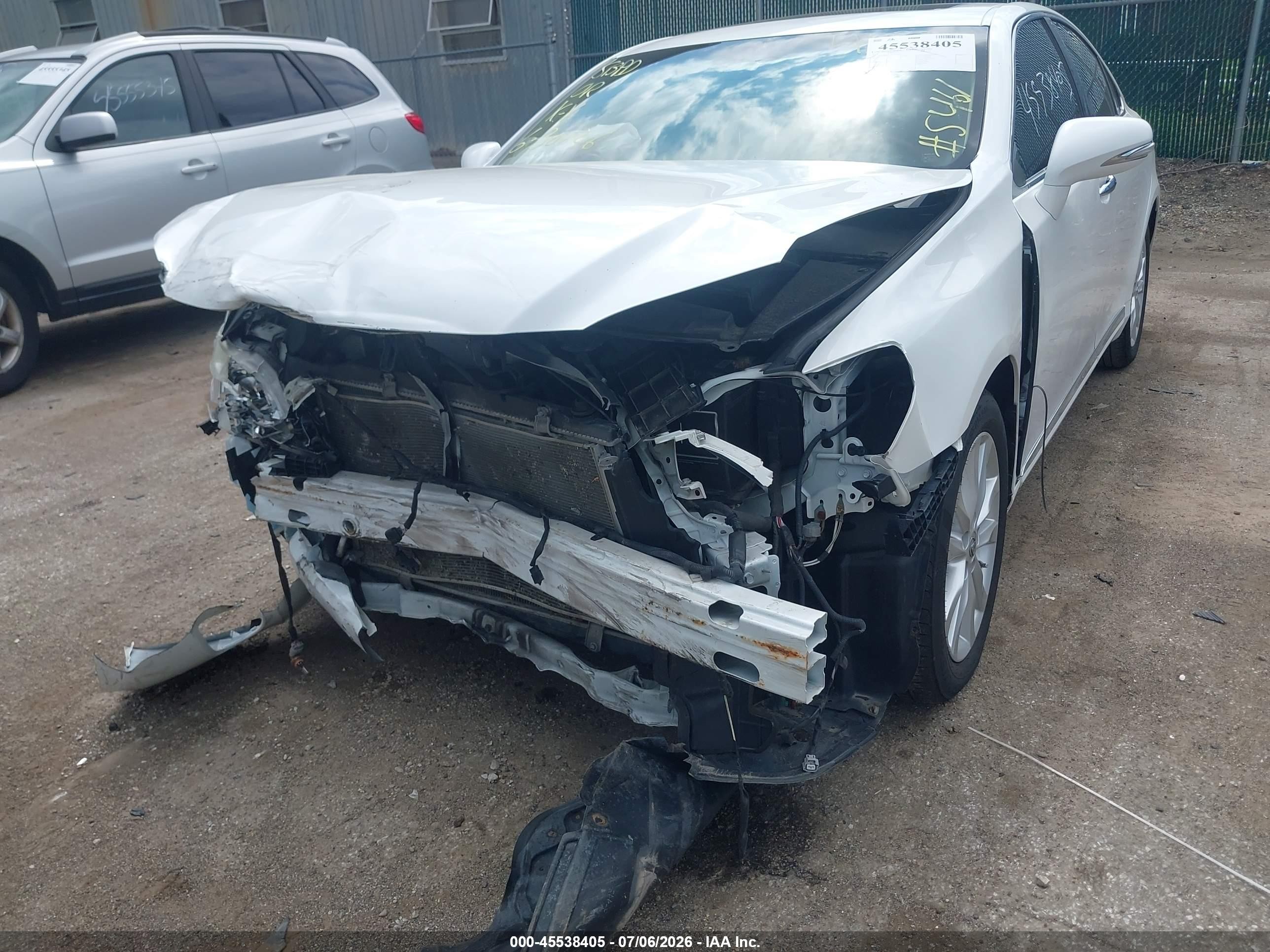 2011 Lexus Es 350   White vin: JTHBK1EGXB2447309