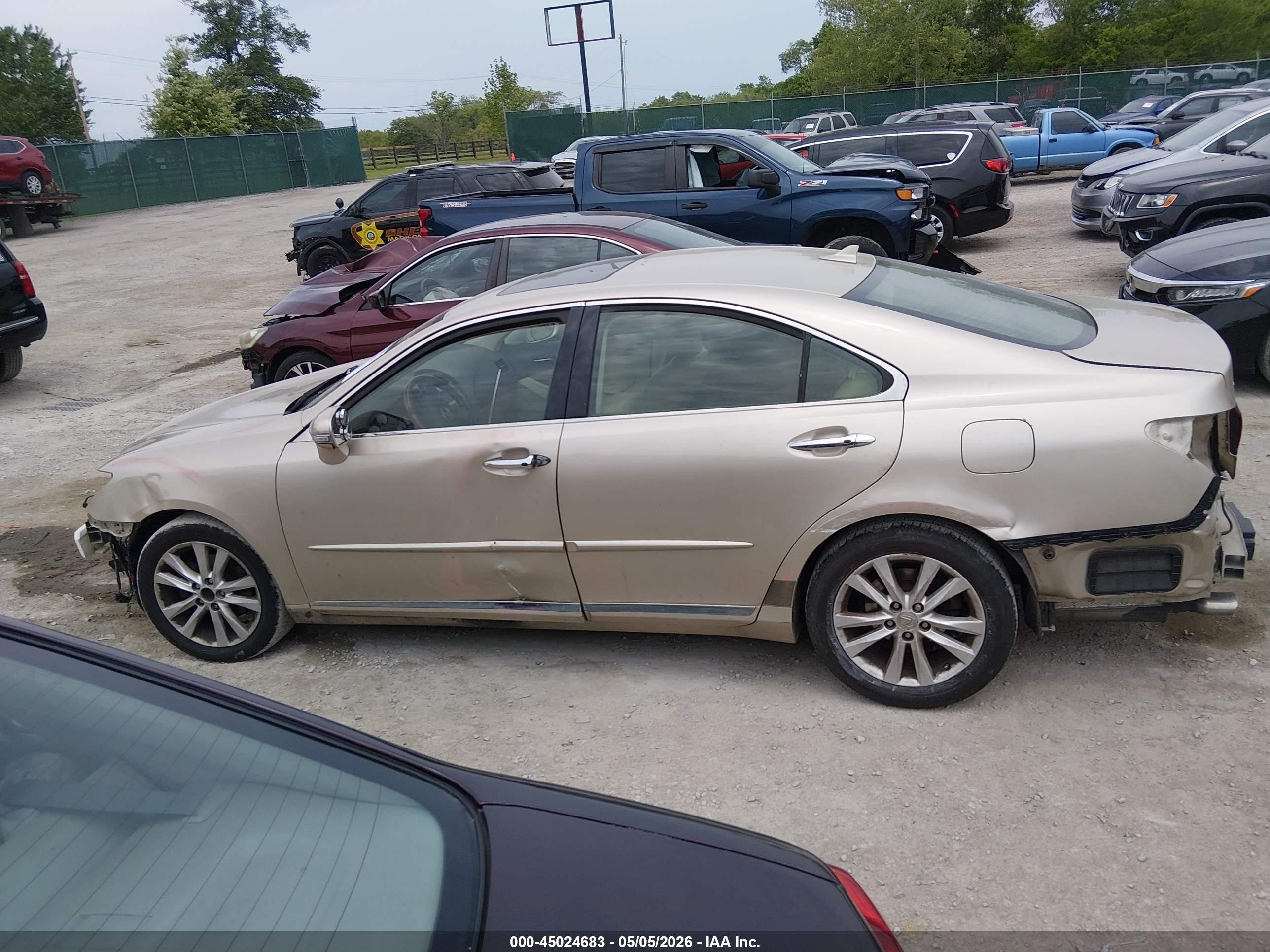2011 Lexus Es 350   Champagne vin: JTHBK1EGXB2448055