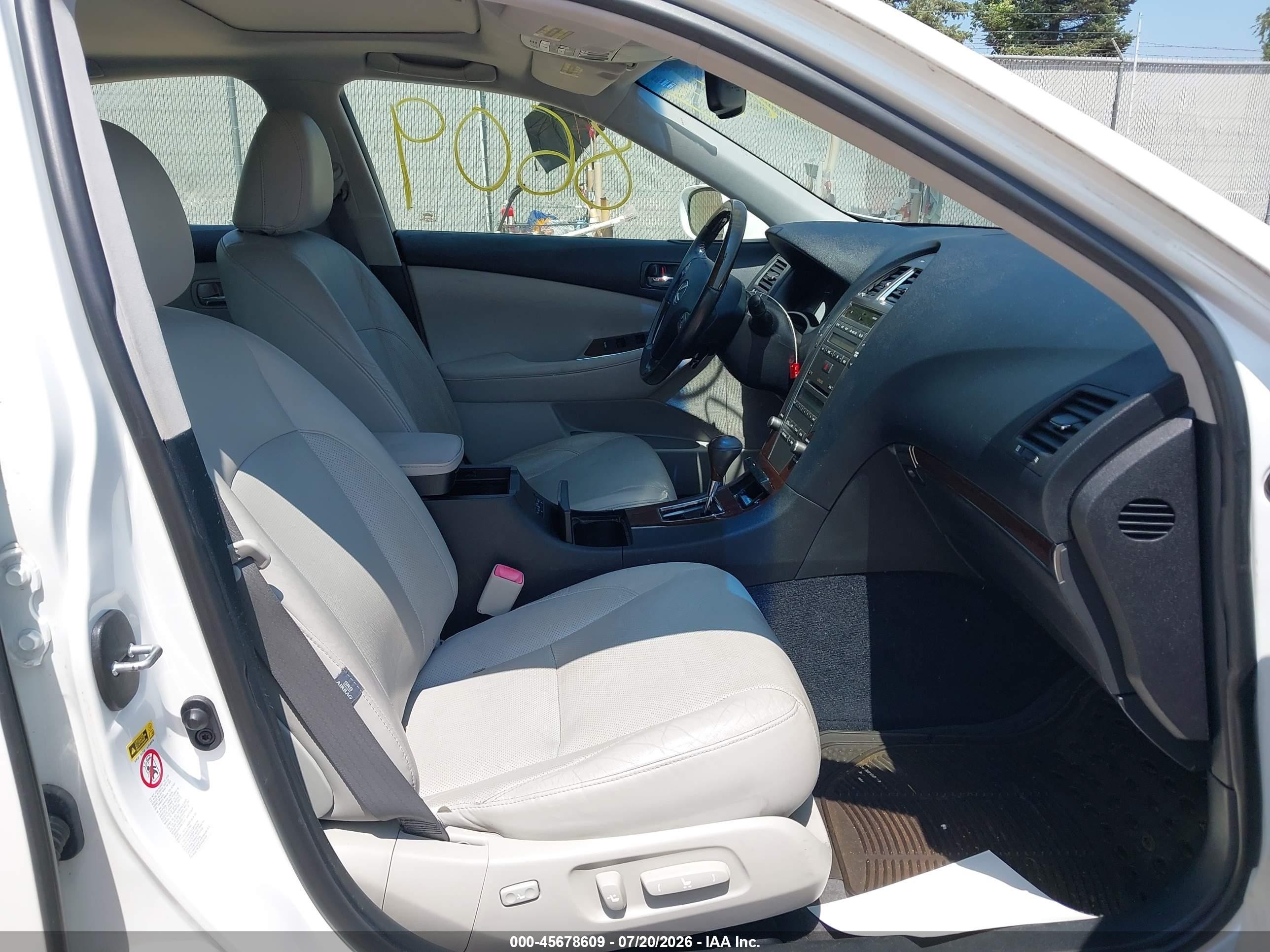 2011 Lexus Es 350   White vin: JTHBK1EGXB2457631