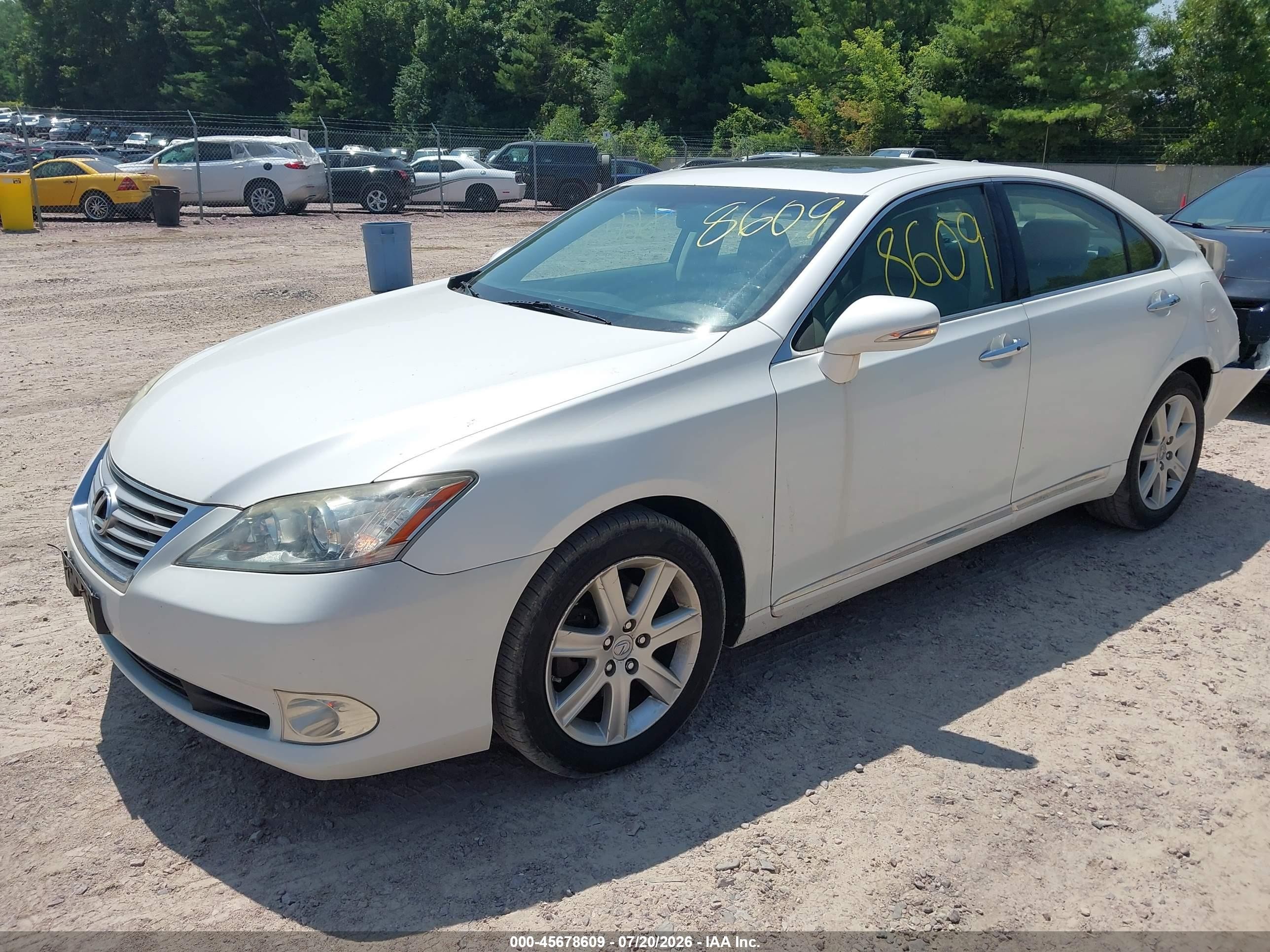 2011 Lexus Es 350   White vin: JTHBK1EGXB2457631