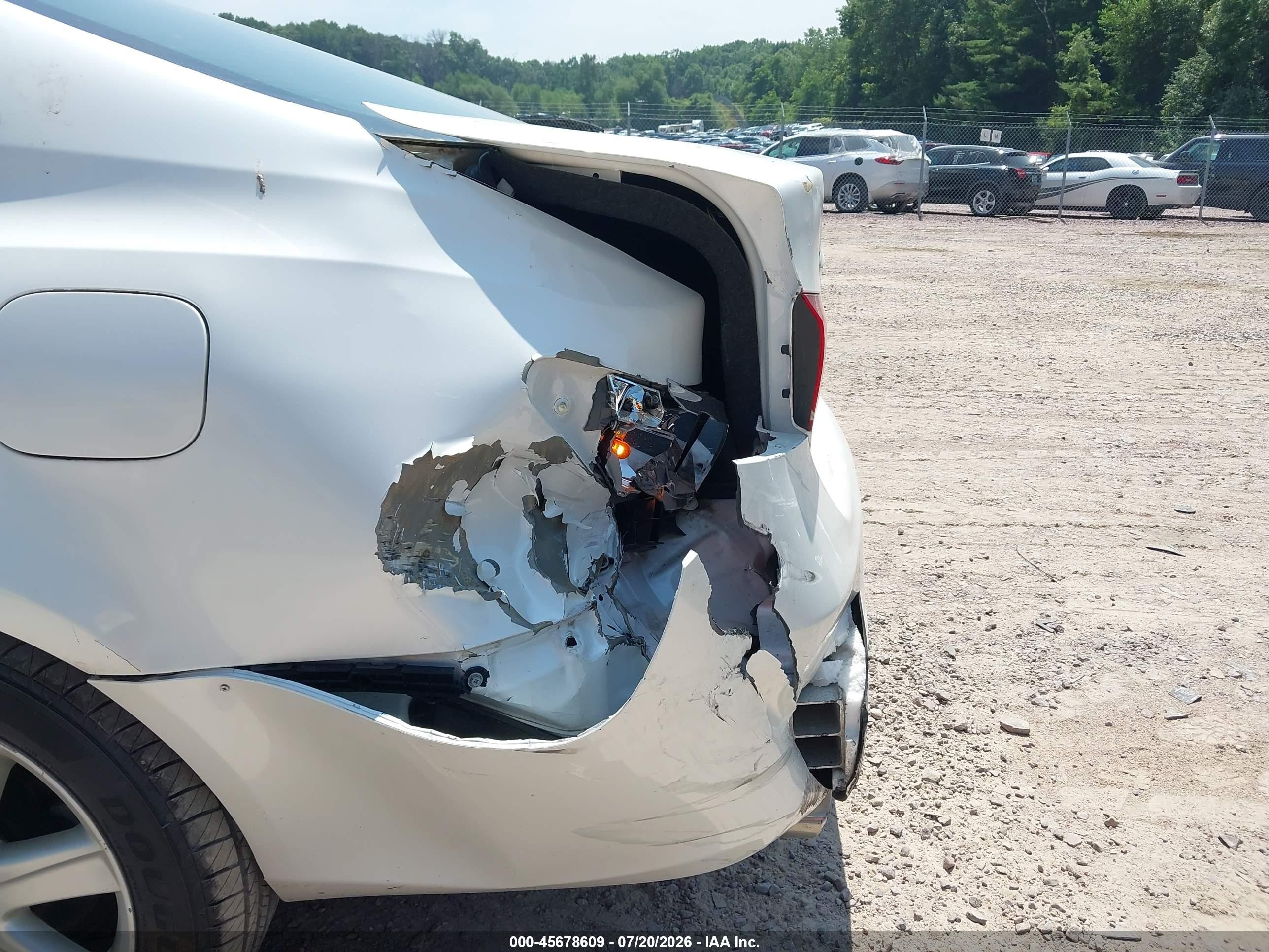 2011 Lexus Es 350   White vin: JTHBK1EGXB2457631