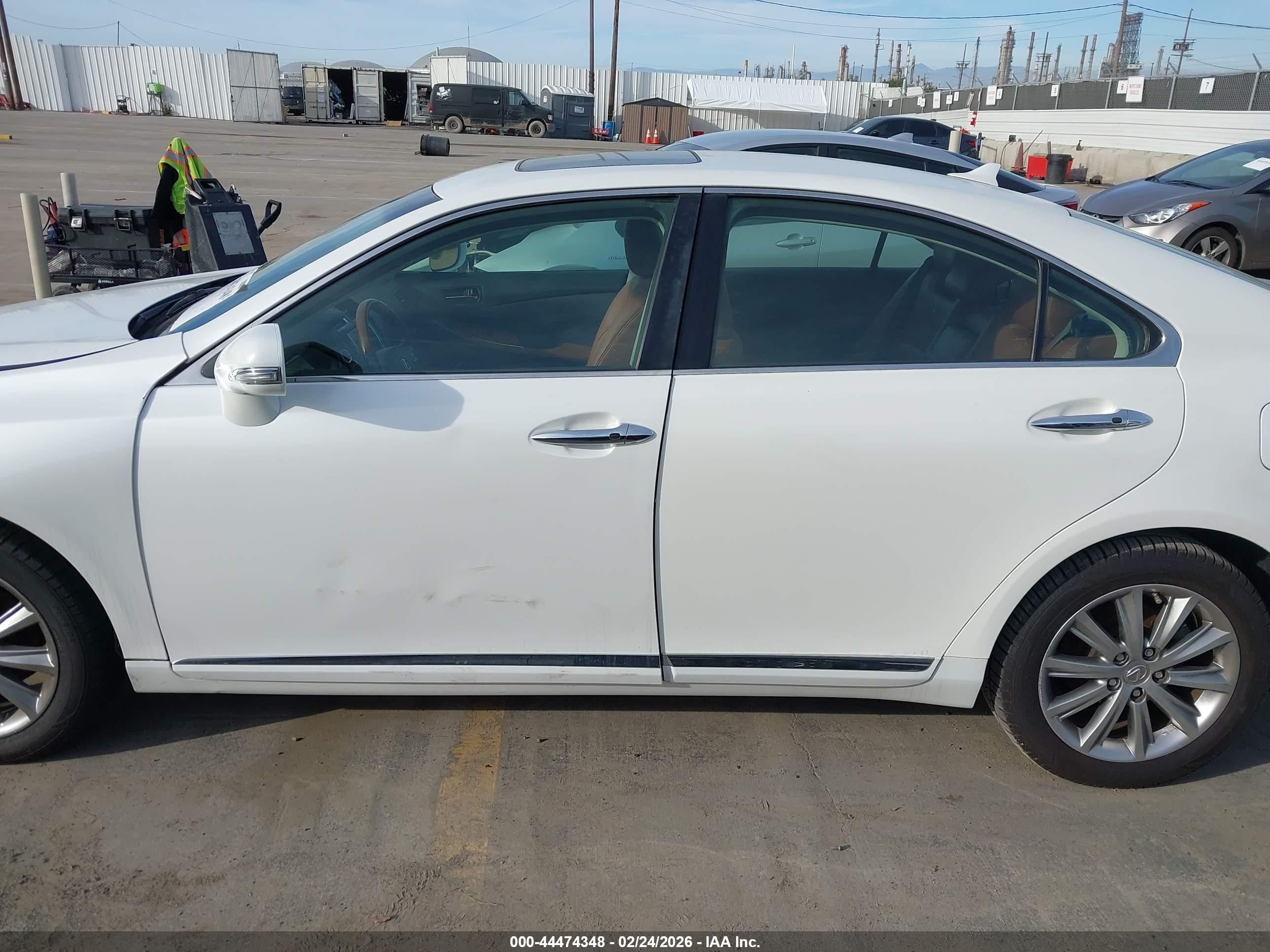2012 Lexus Es 350   White vin: JTHBK1EGXC2477394