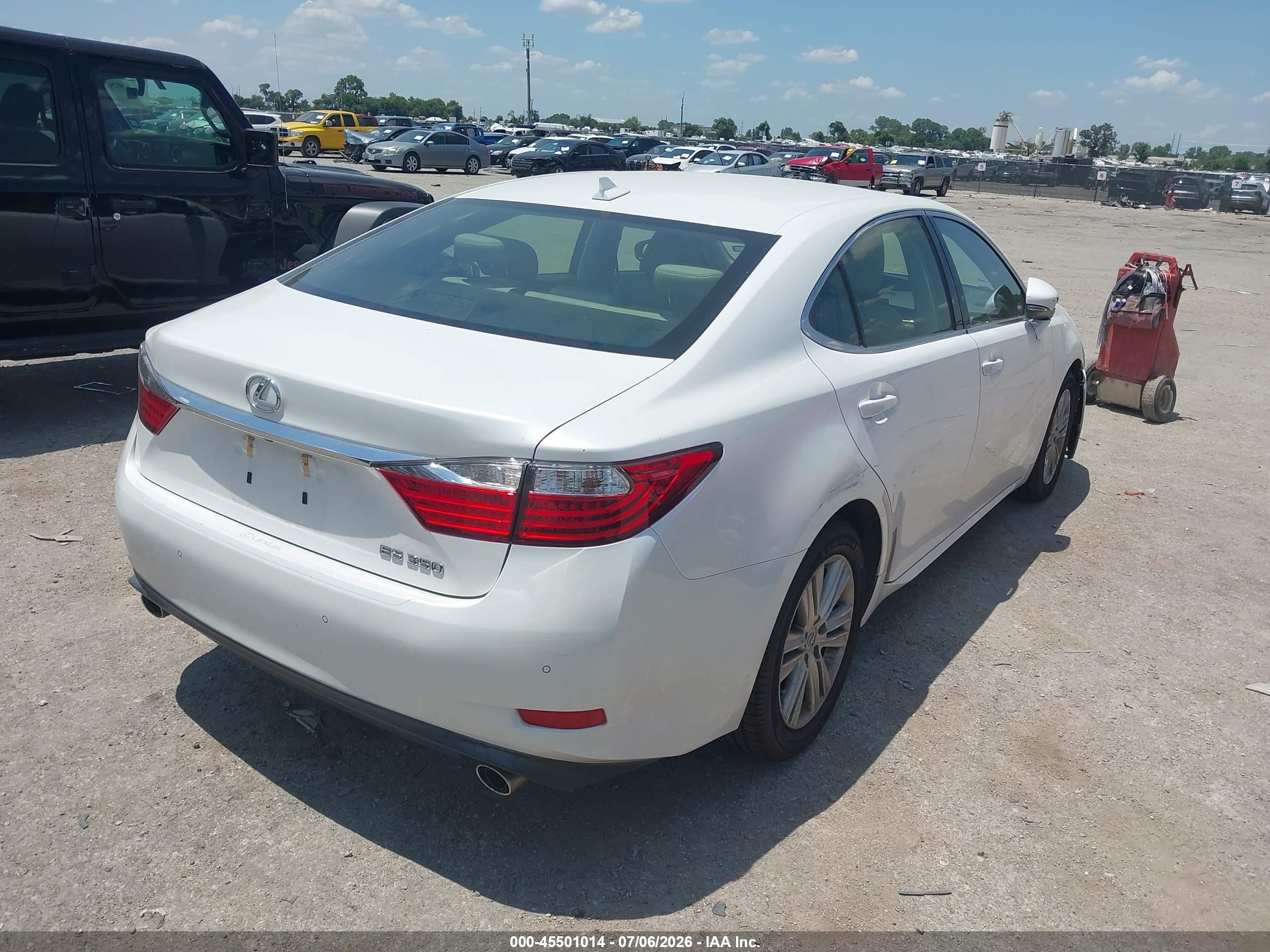 2013 Lexus Es 350   White vin: JTHBK1GG0D2044133