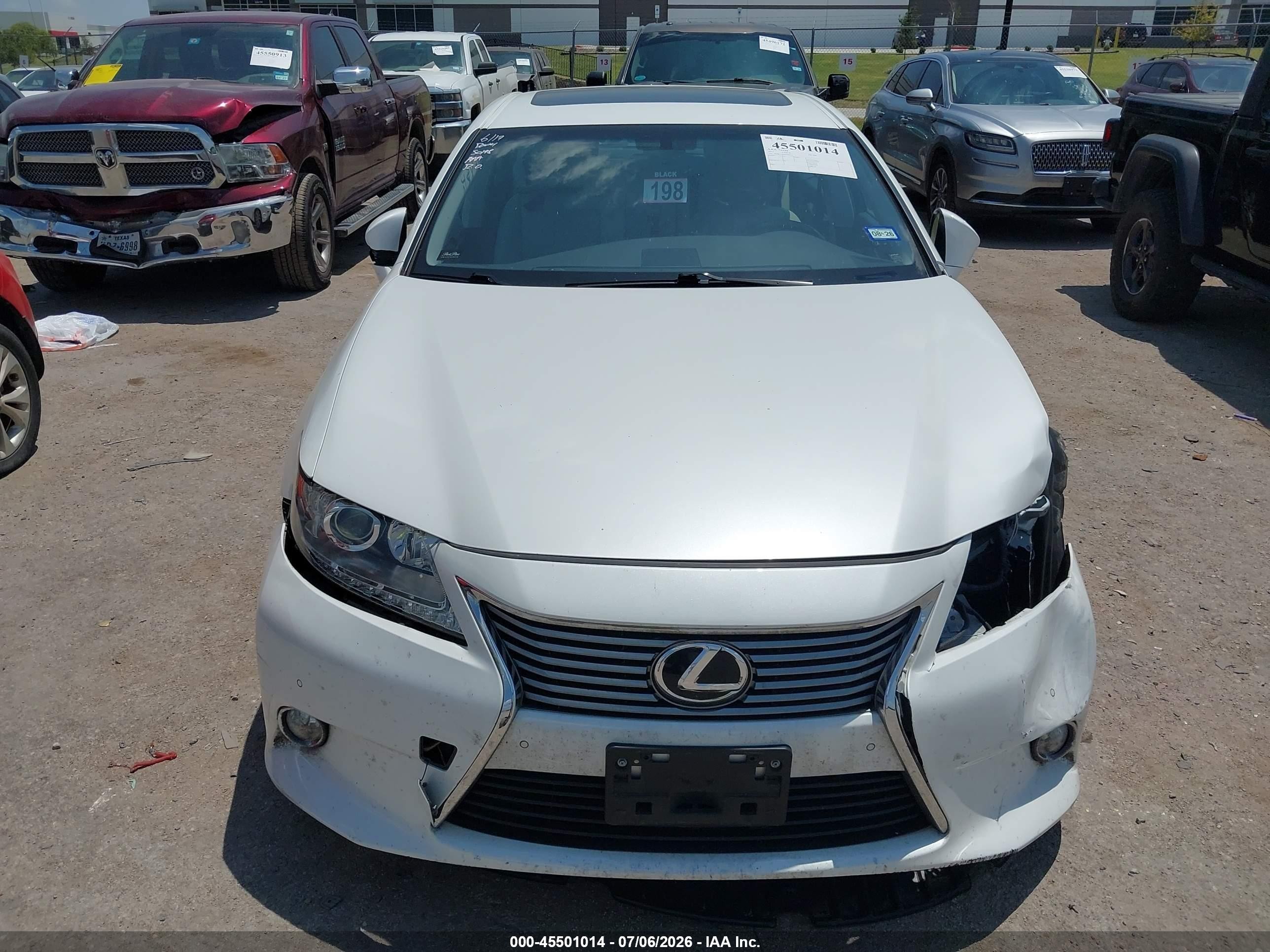 2013 Lexus Es 350   White vin: JTHBK1GG0D2044133