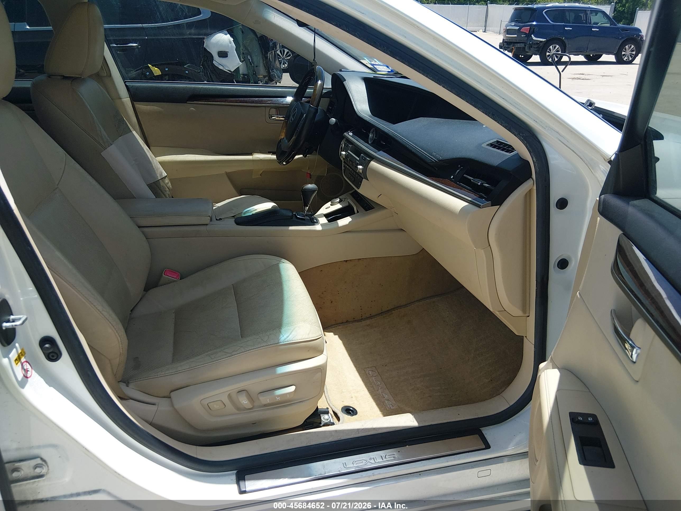 2013 Lexus Es 350   White vin: JTHBK1GG0D2045864