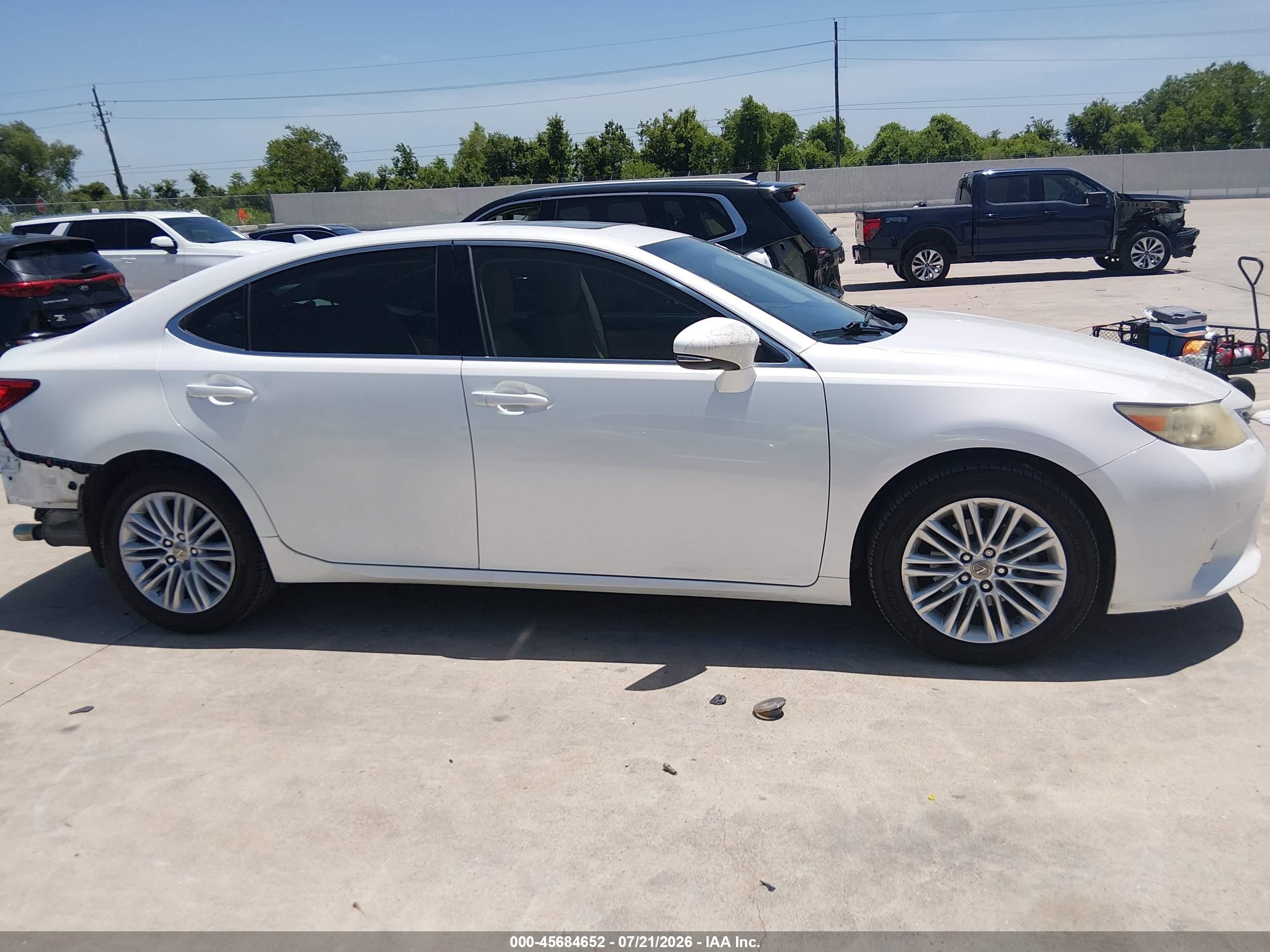 2013 Lexus Es 350   White vin: JTHBK1GG0D2045864