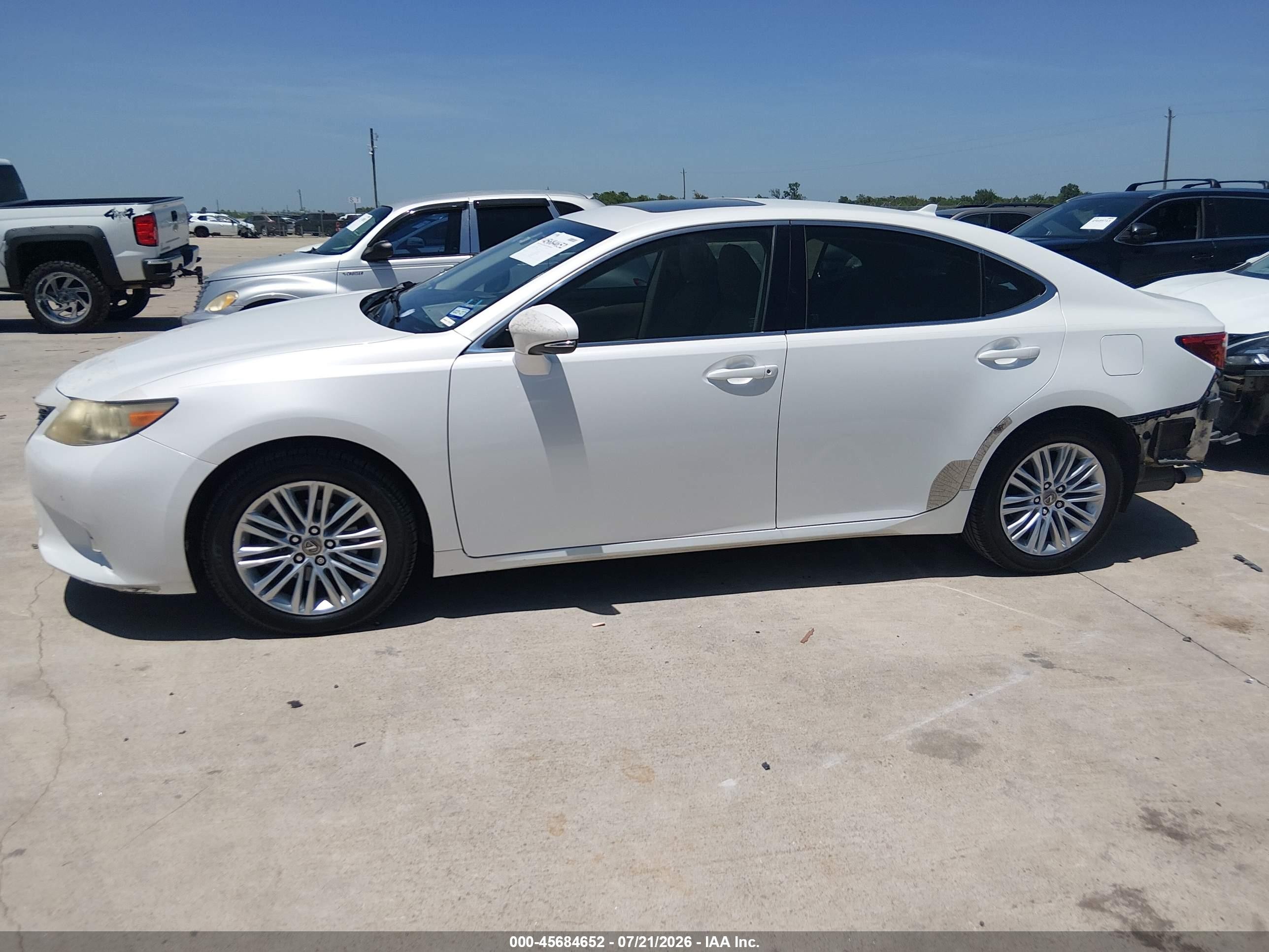 2013 Lexus Es 350   White vin: JTHBK1GG0D2045864