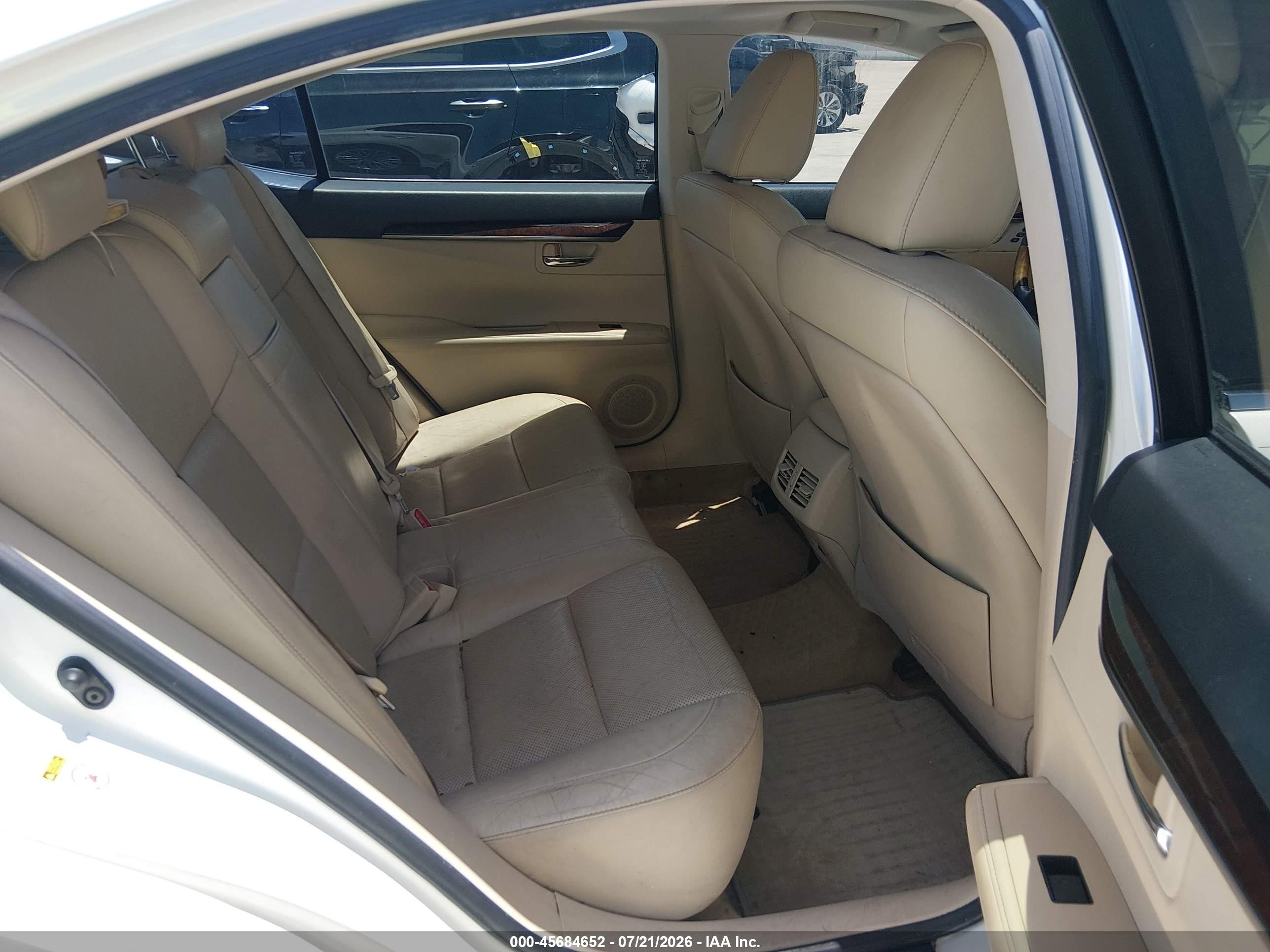 2013 Lexus Es 350   White vin: JTHBK1GG0D2045864