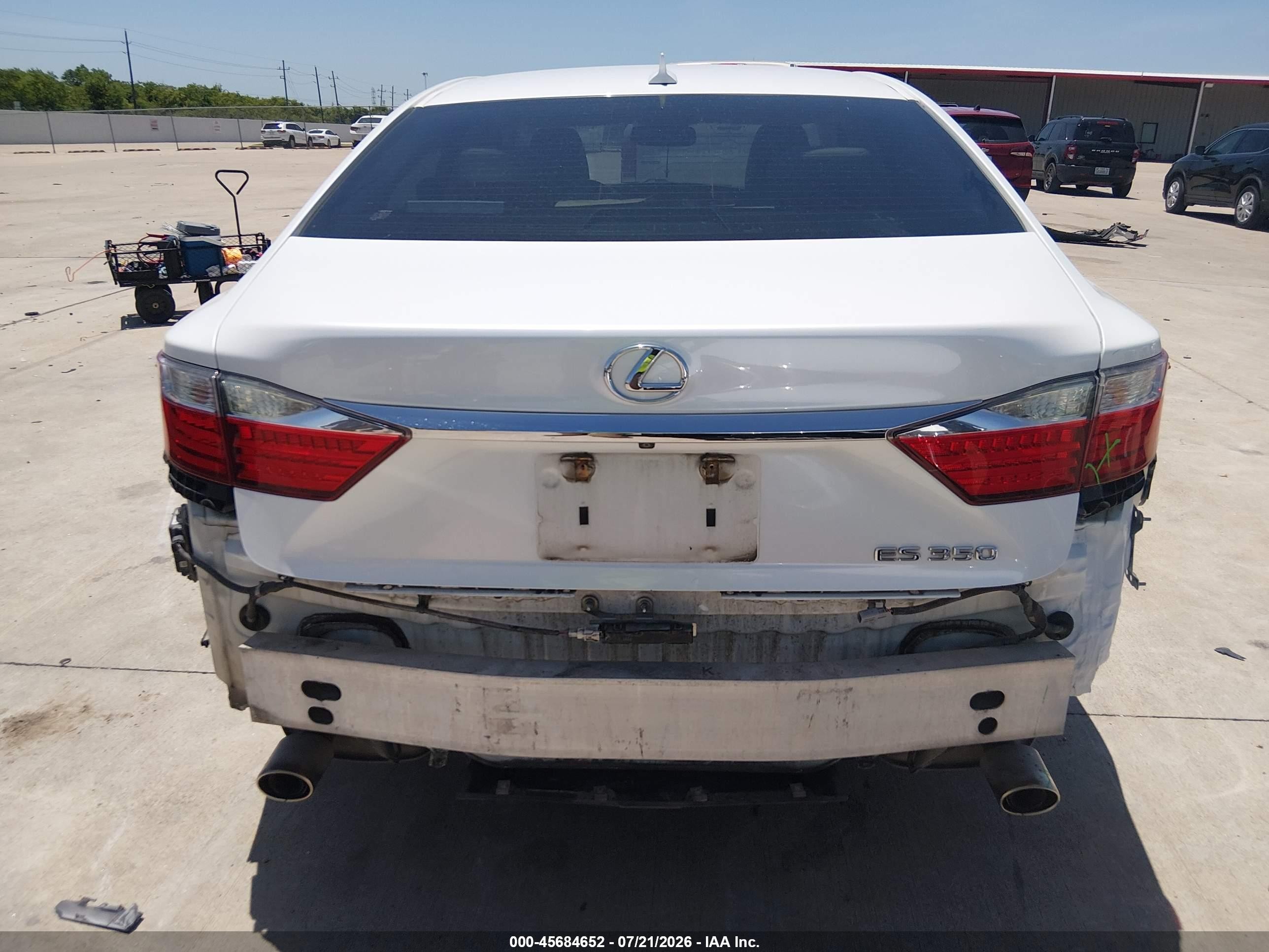 2013 Lexus Es 350   White vin: JTHBK1GG0D2045864