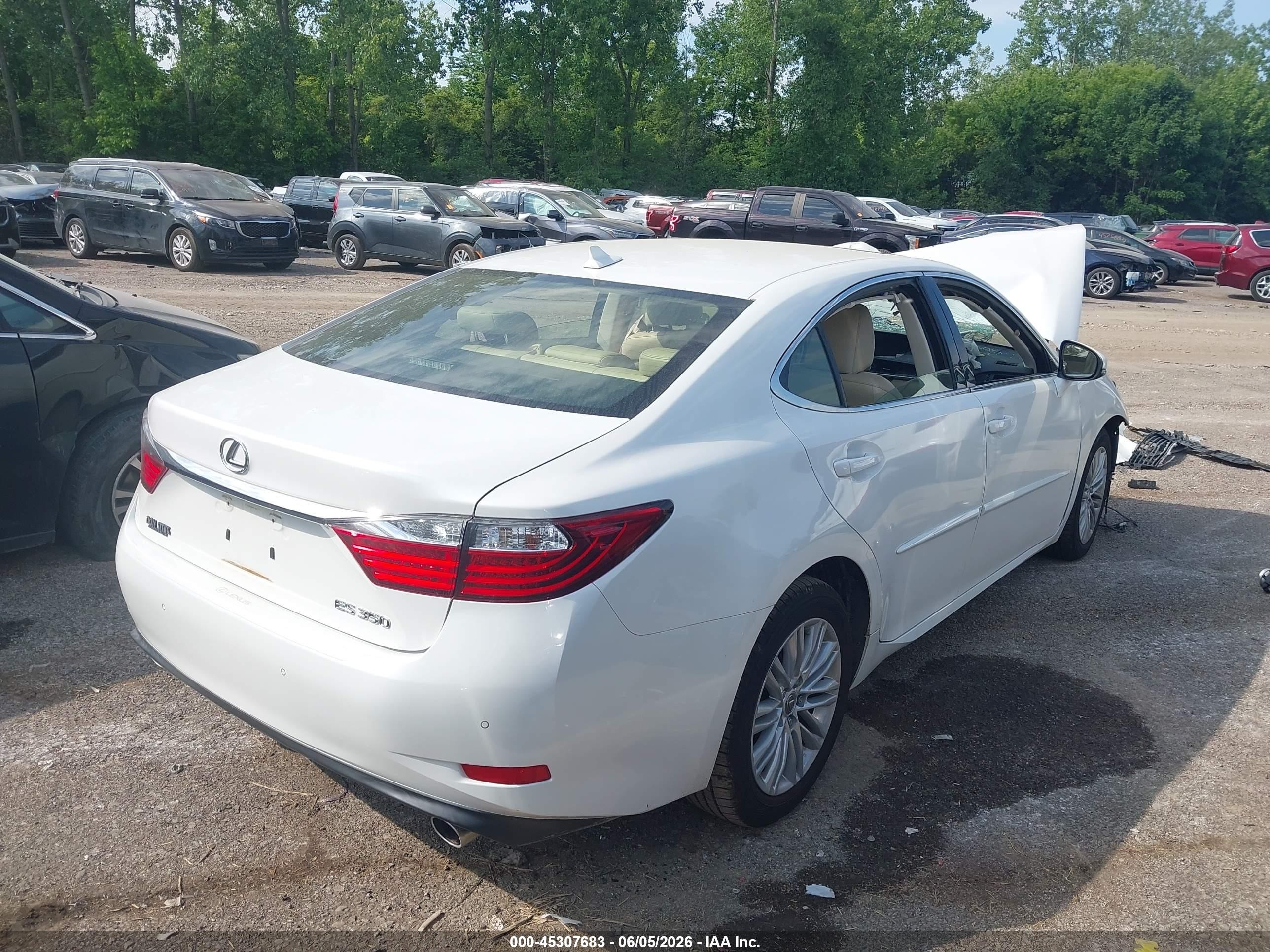2013 Lexus Es 350   White vin: JTHBK1GG0D2052488