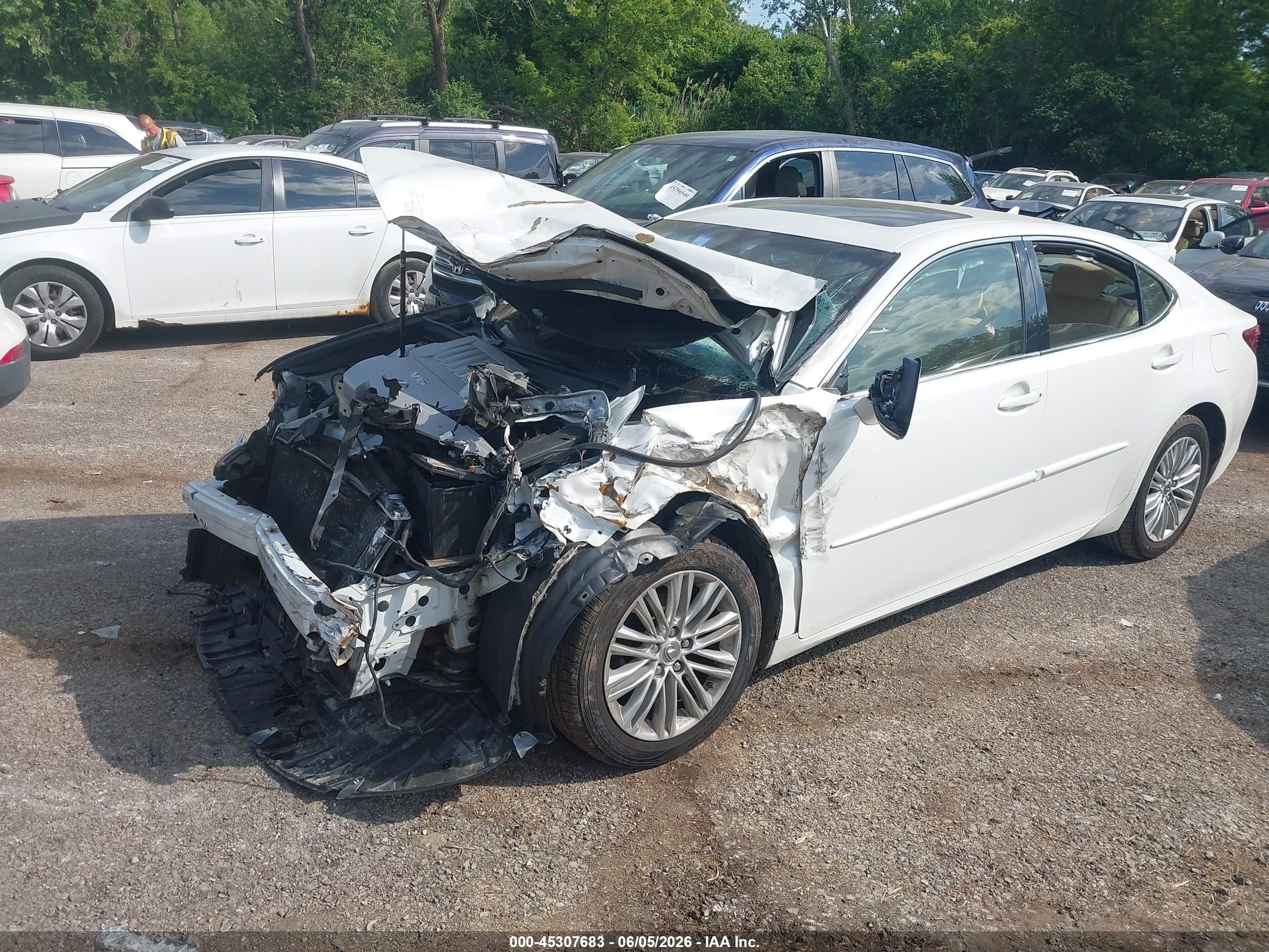 2013 Lexus Es 350   White vin: JTHBK1GG0D2052488
