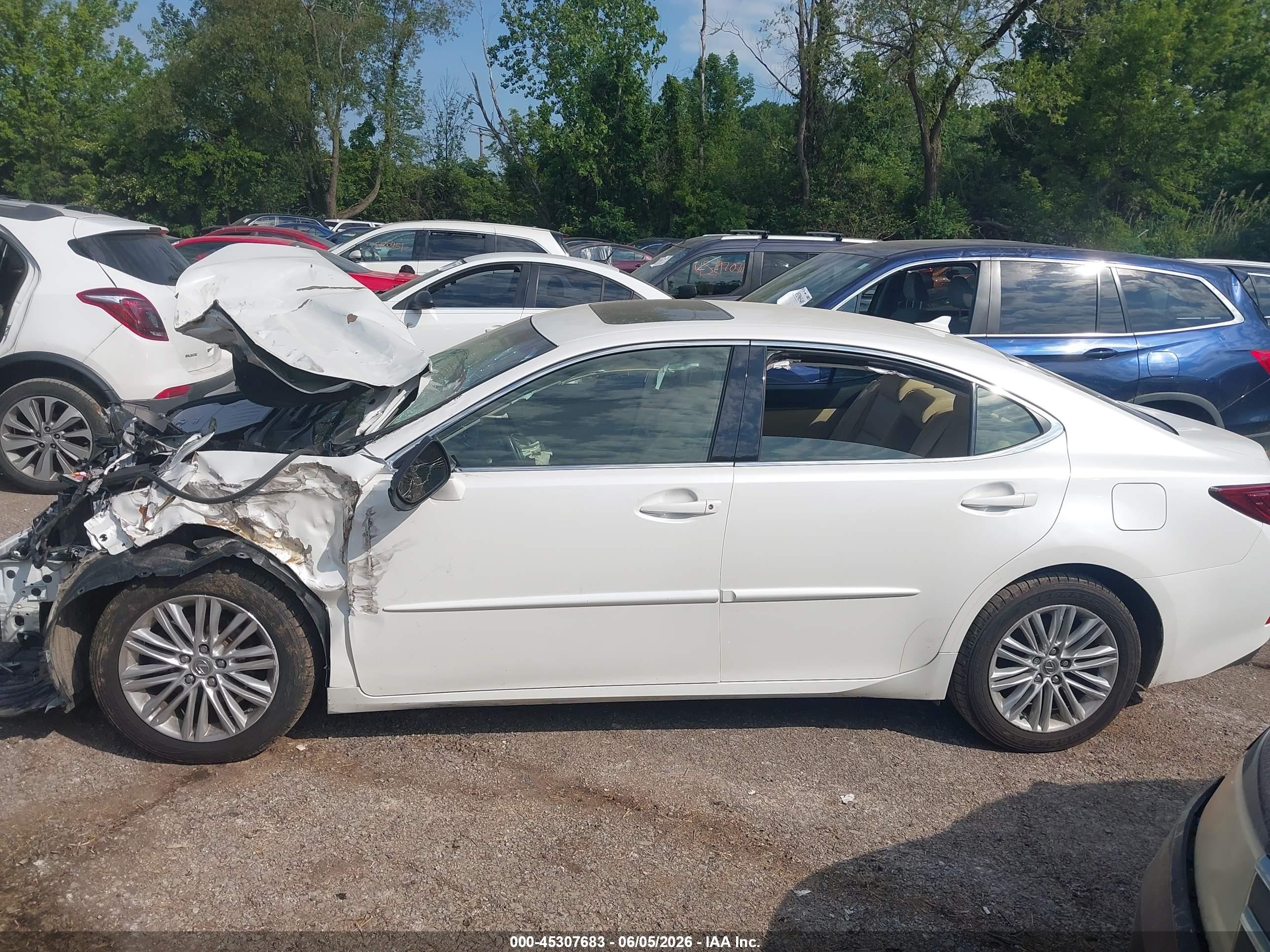 2013 Lexus Es 350   White vin: JTHBK1GG0D2052488