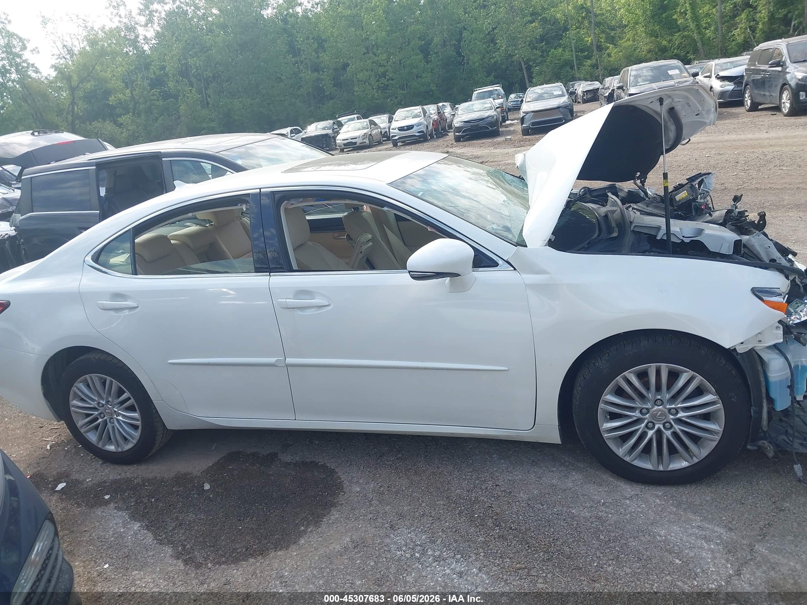 2013 Lexus Es 350   White vin: JTHBK1GG0D2052488