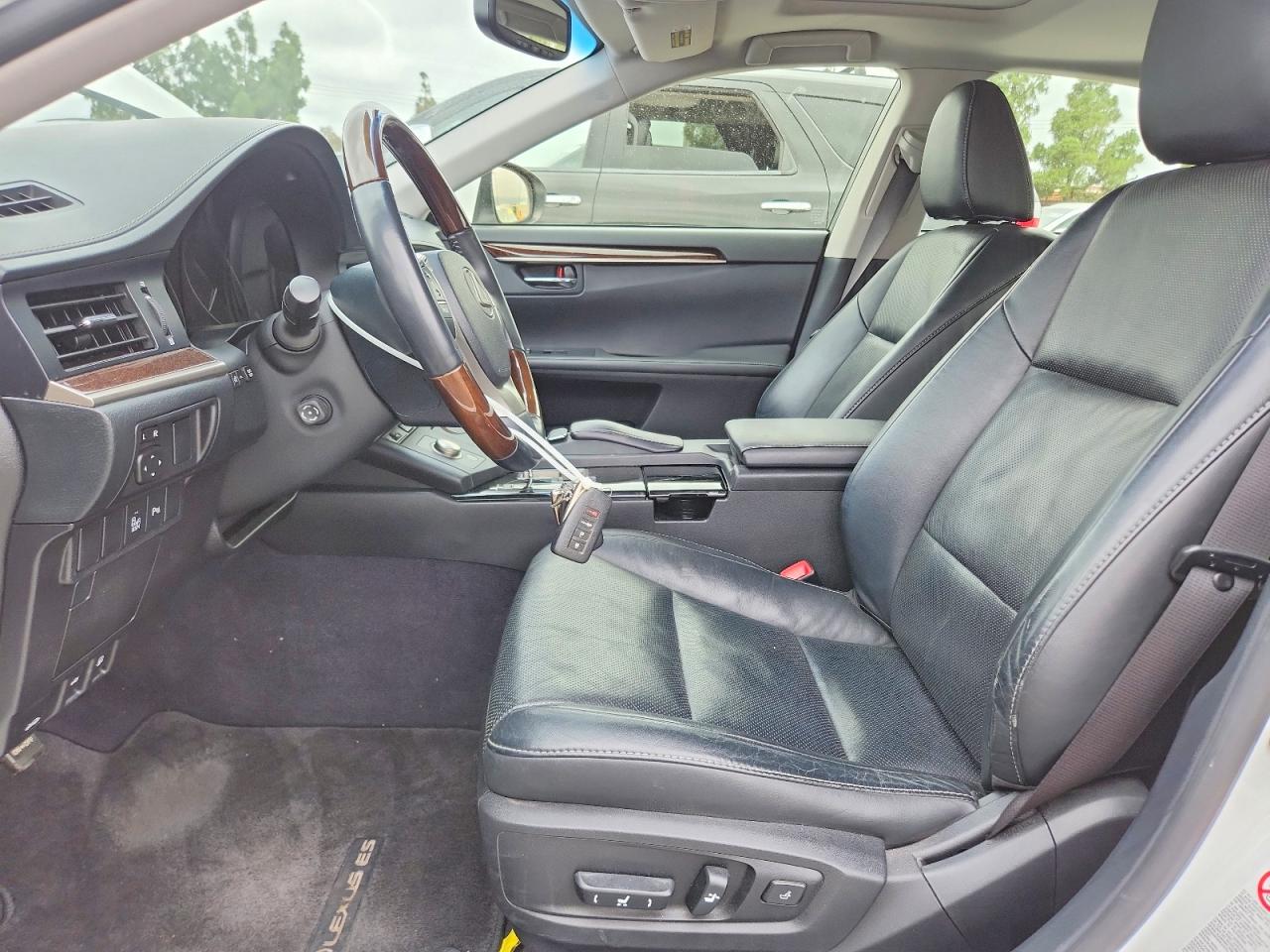 2013 Lexus Es 350 Белый vin: JTHBK1GG0D2064026