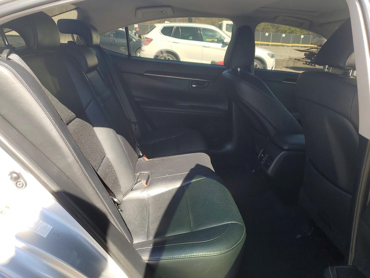 2014 Lexus Es 350 Base Silver vin: JTHBK1GG0E2097559
